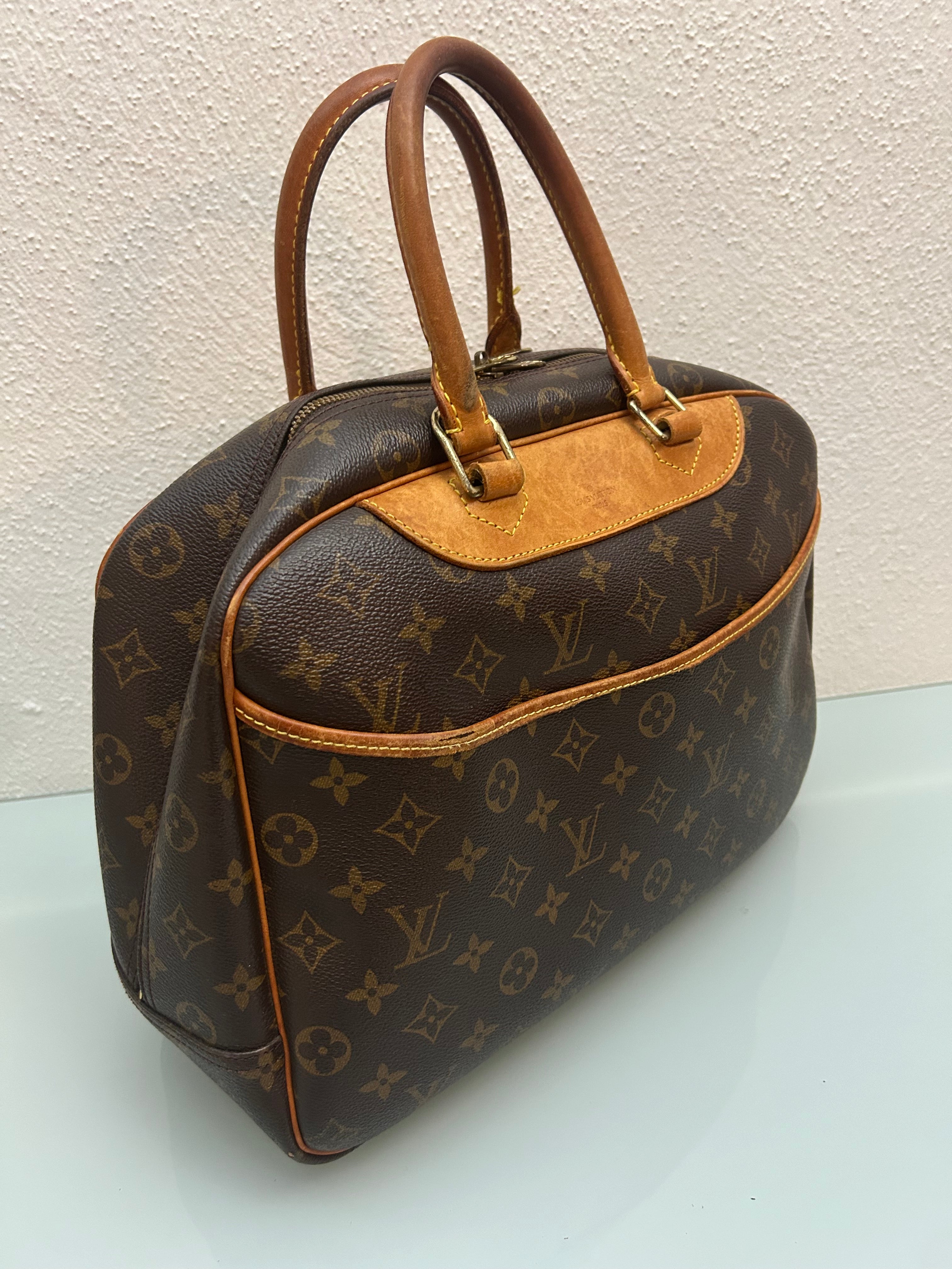 Louis Vuitton Deaudville