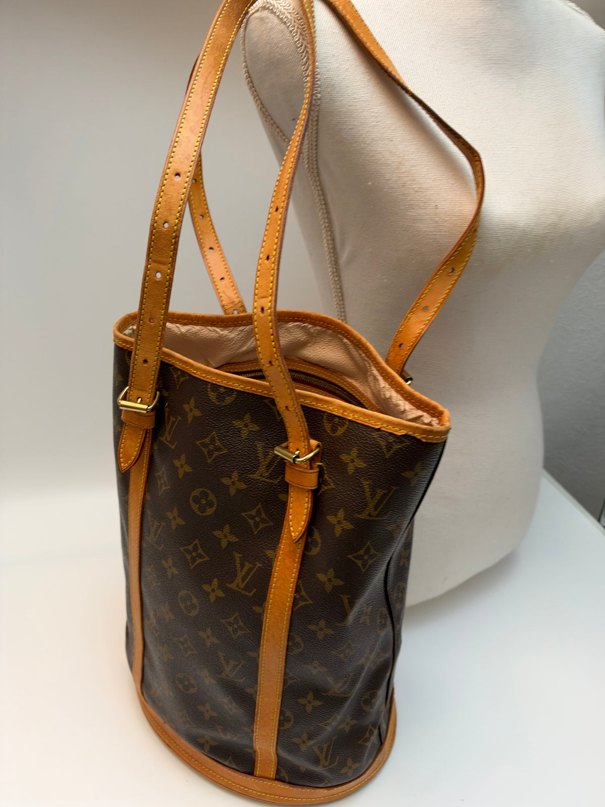 Louis Vuitton Bucket GM