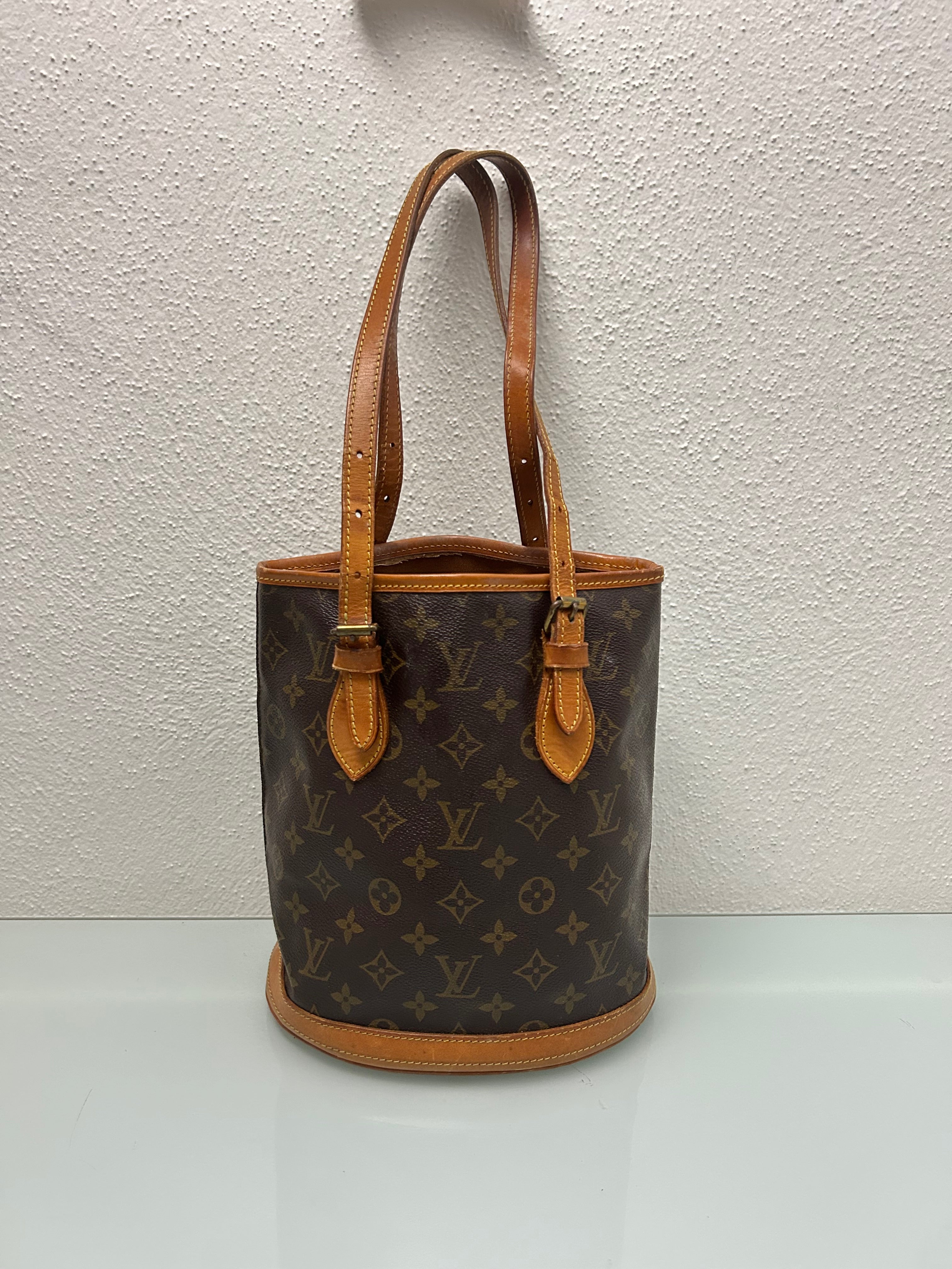 Louis Vuitton Marais
