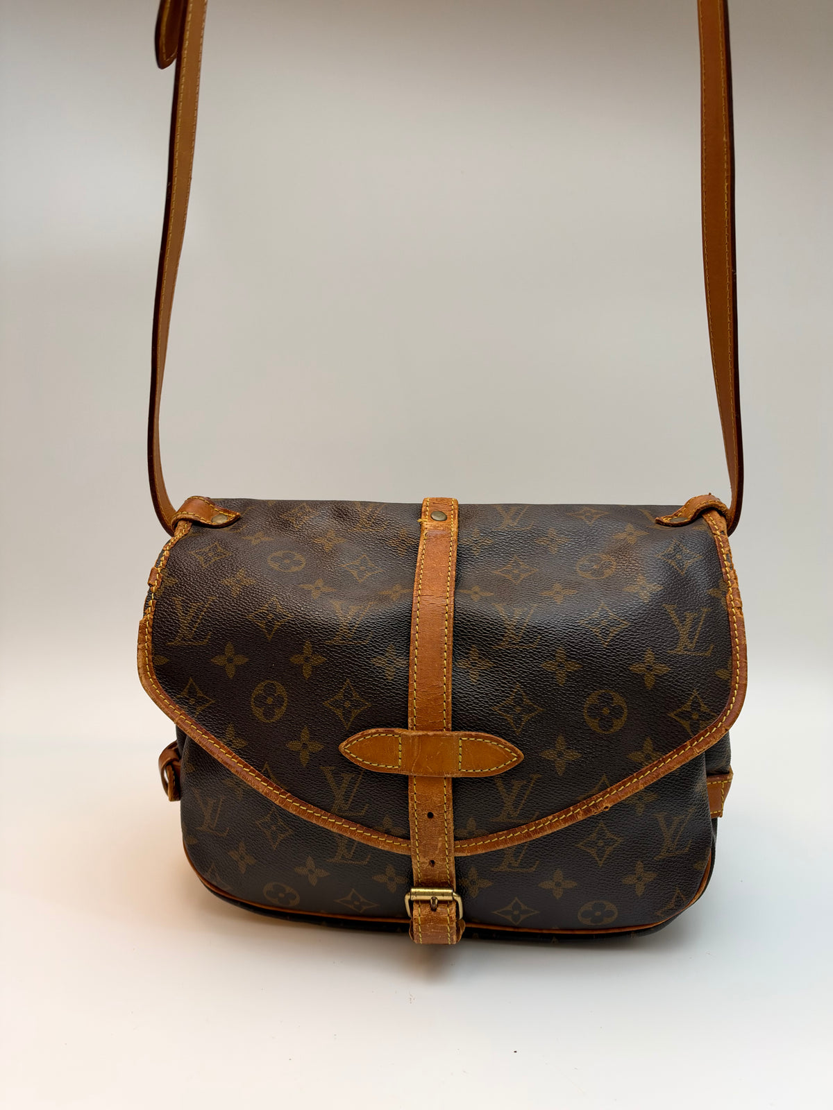 Louis Vuitton Saumur 30