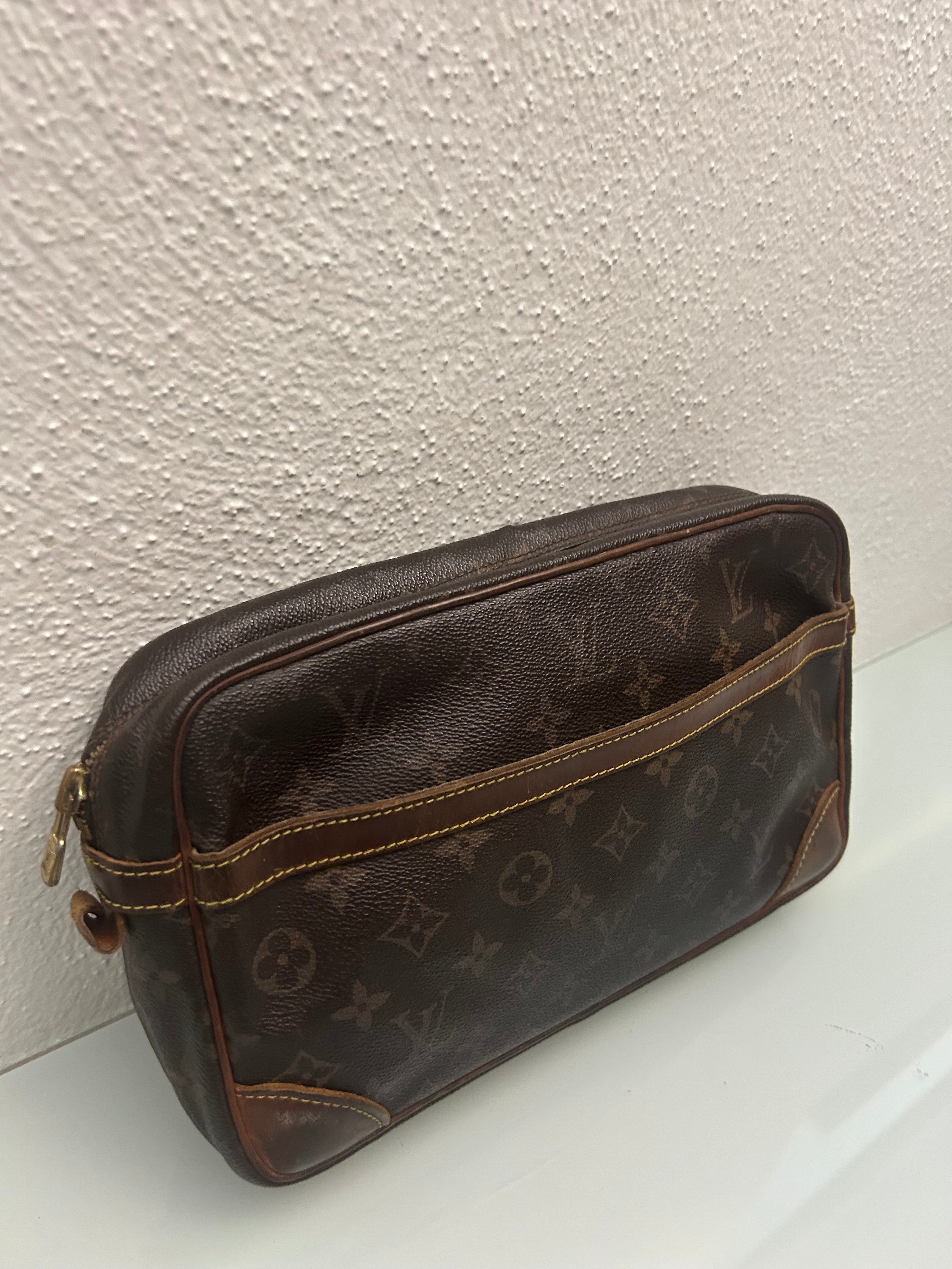 Louis Vuitton Clutch