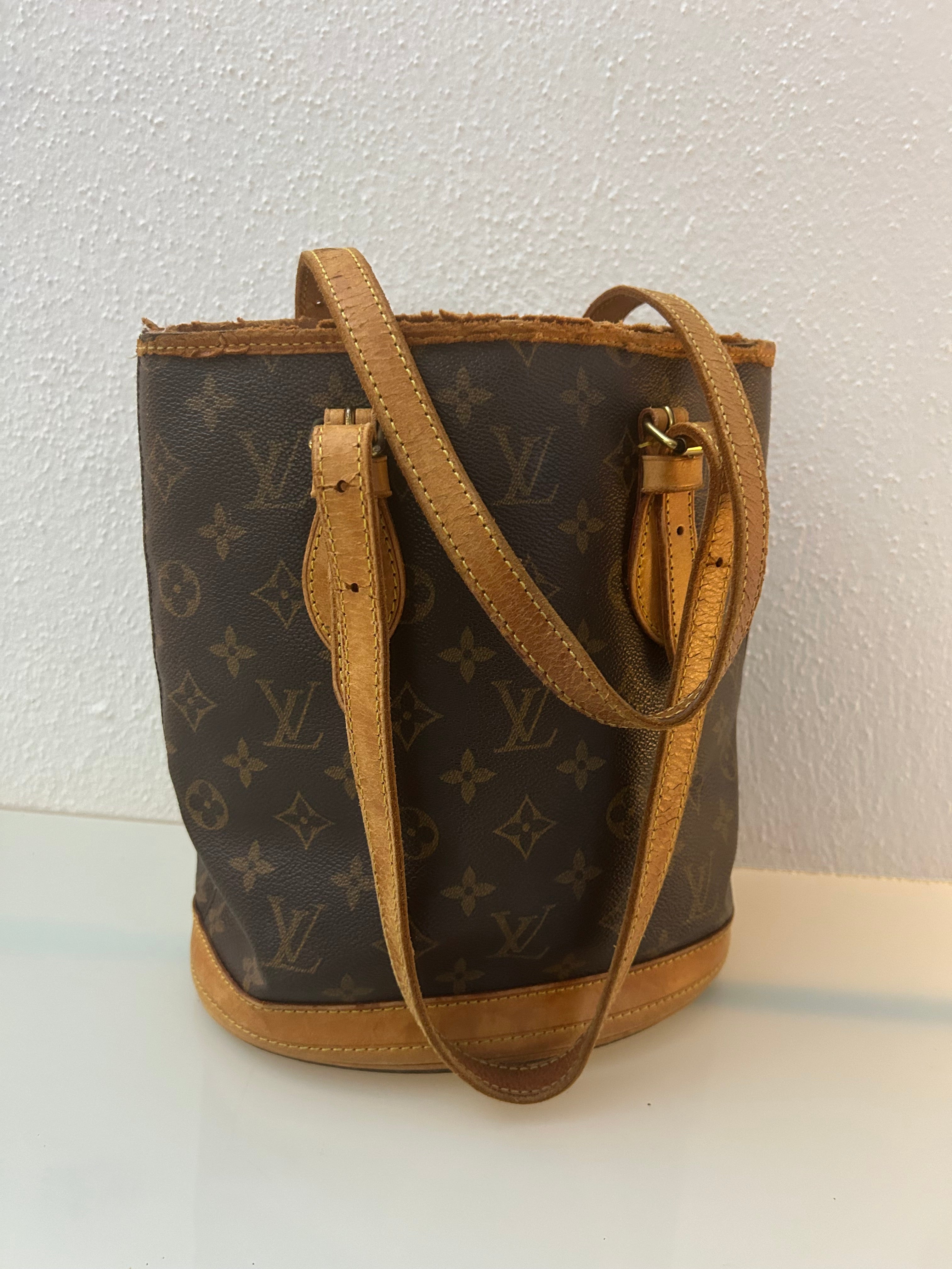 Louis Vuitton Marais