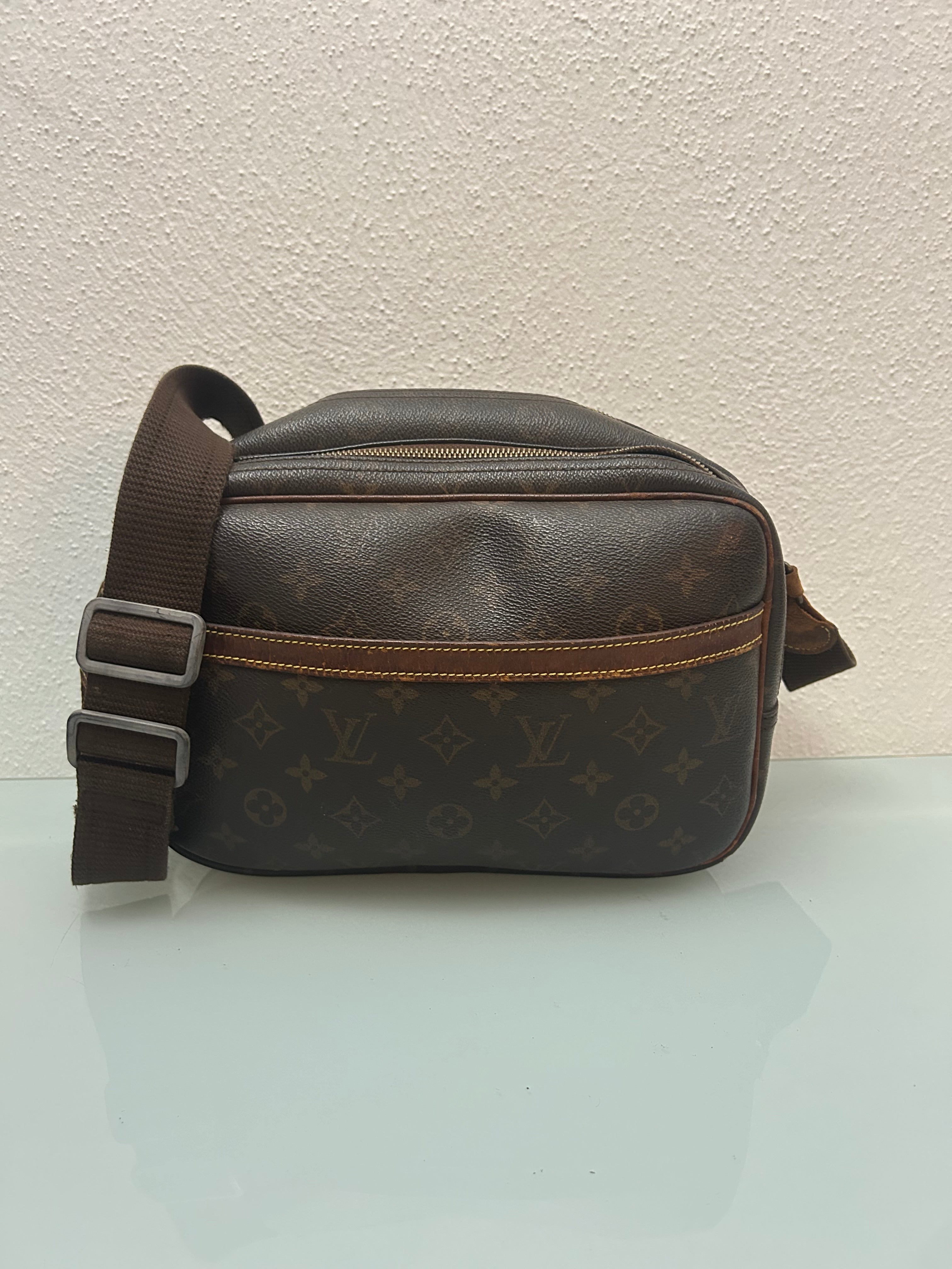 Louis Vuitton Reporter
