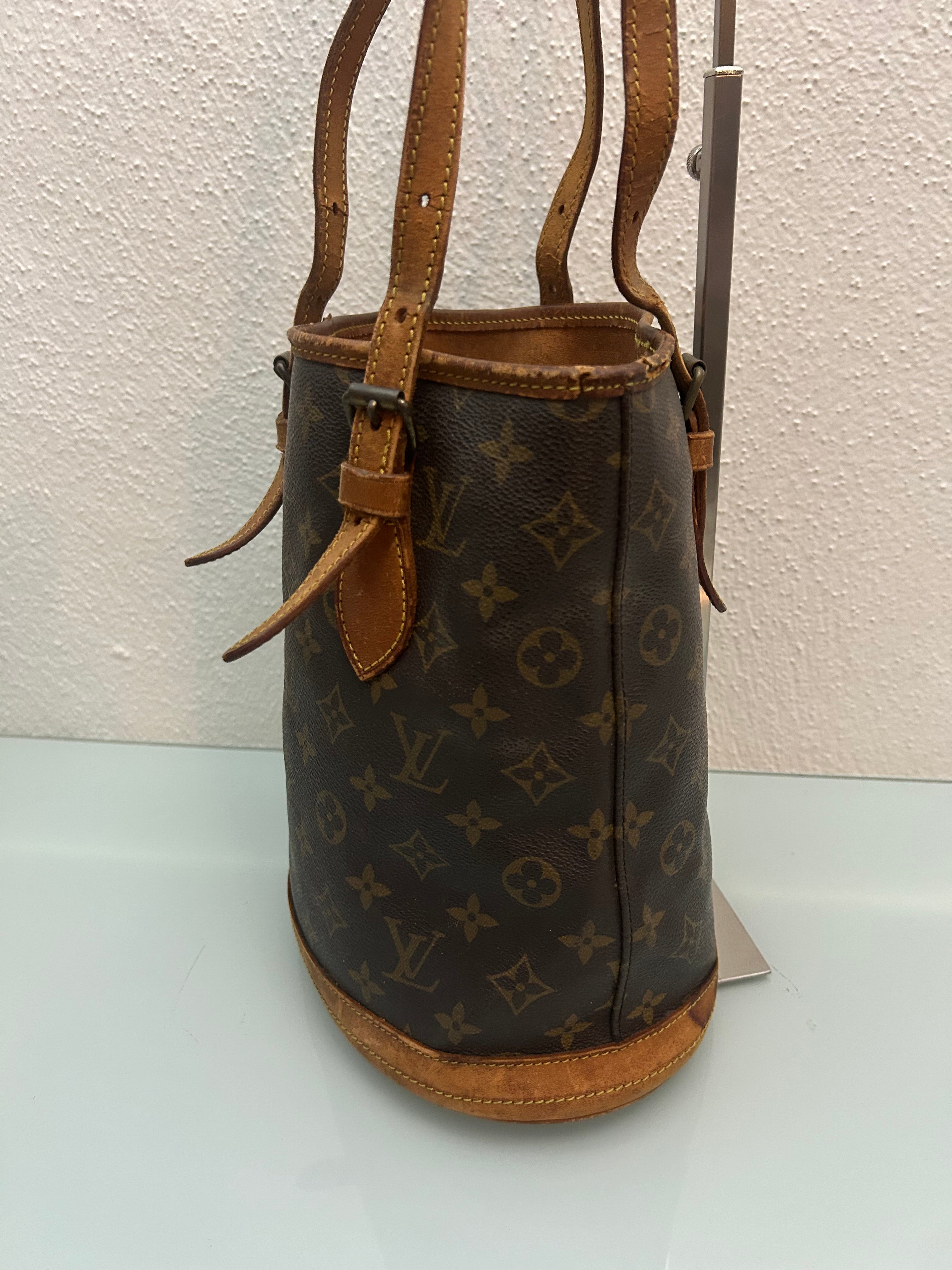 Louis Vuitton Marais