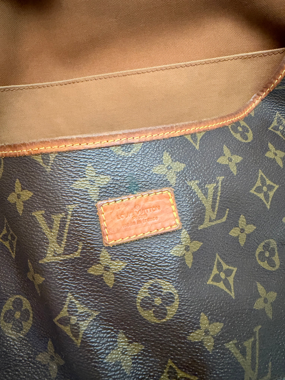 Louis Vuitton Saumur 35