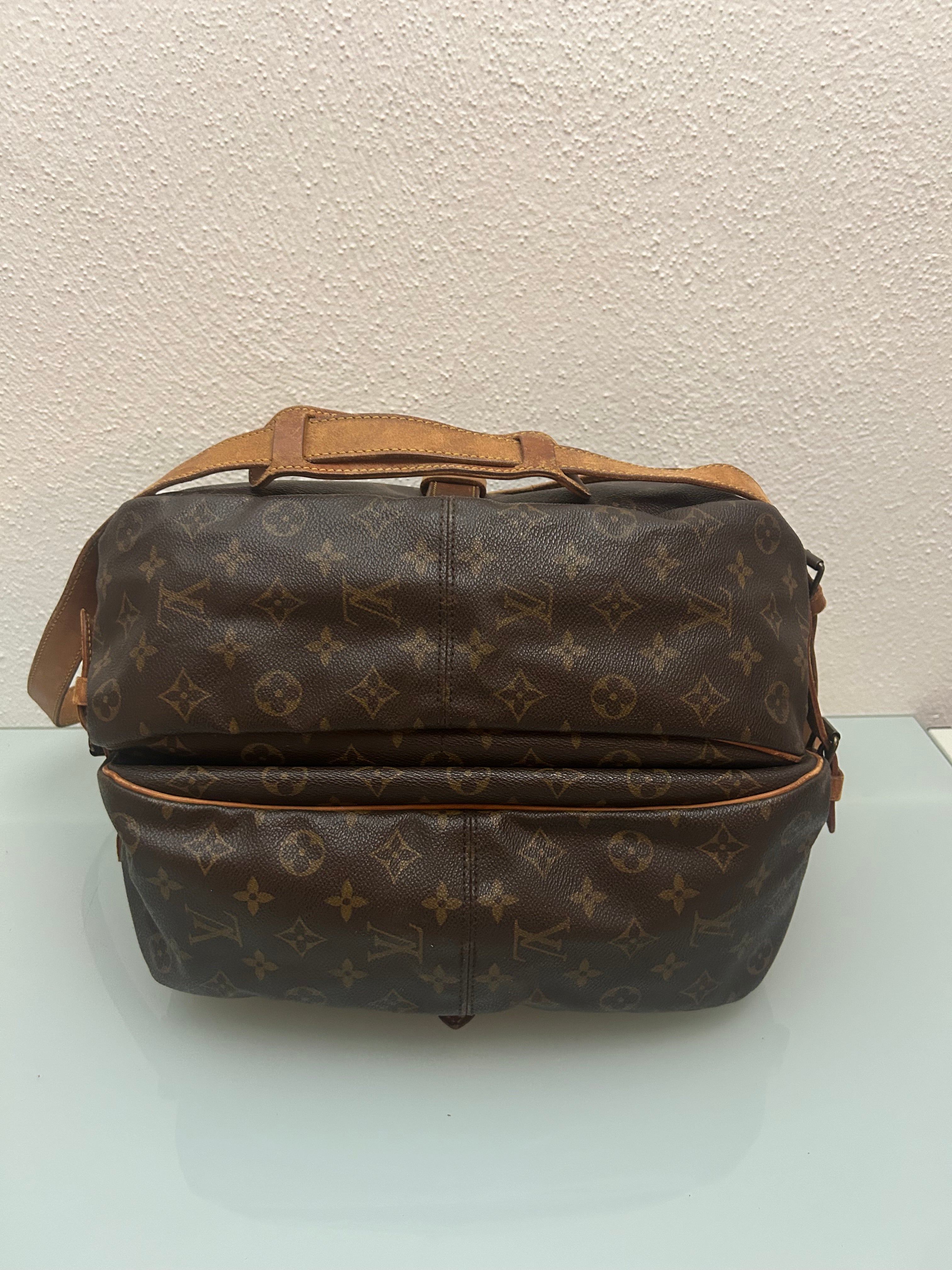 Louis Vuitton Saumur