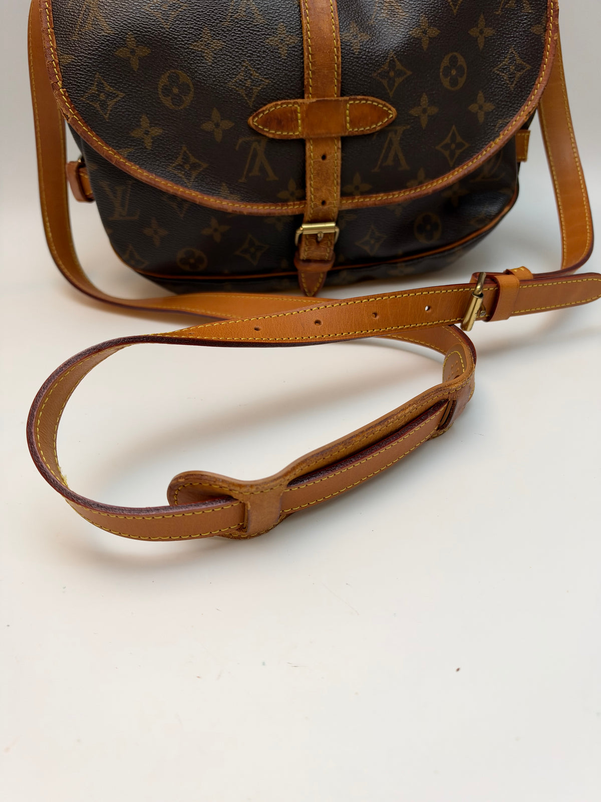 Louis Vuitton Saumur 30