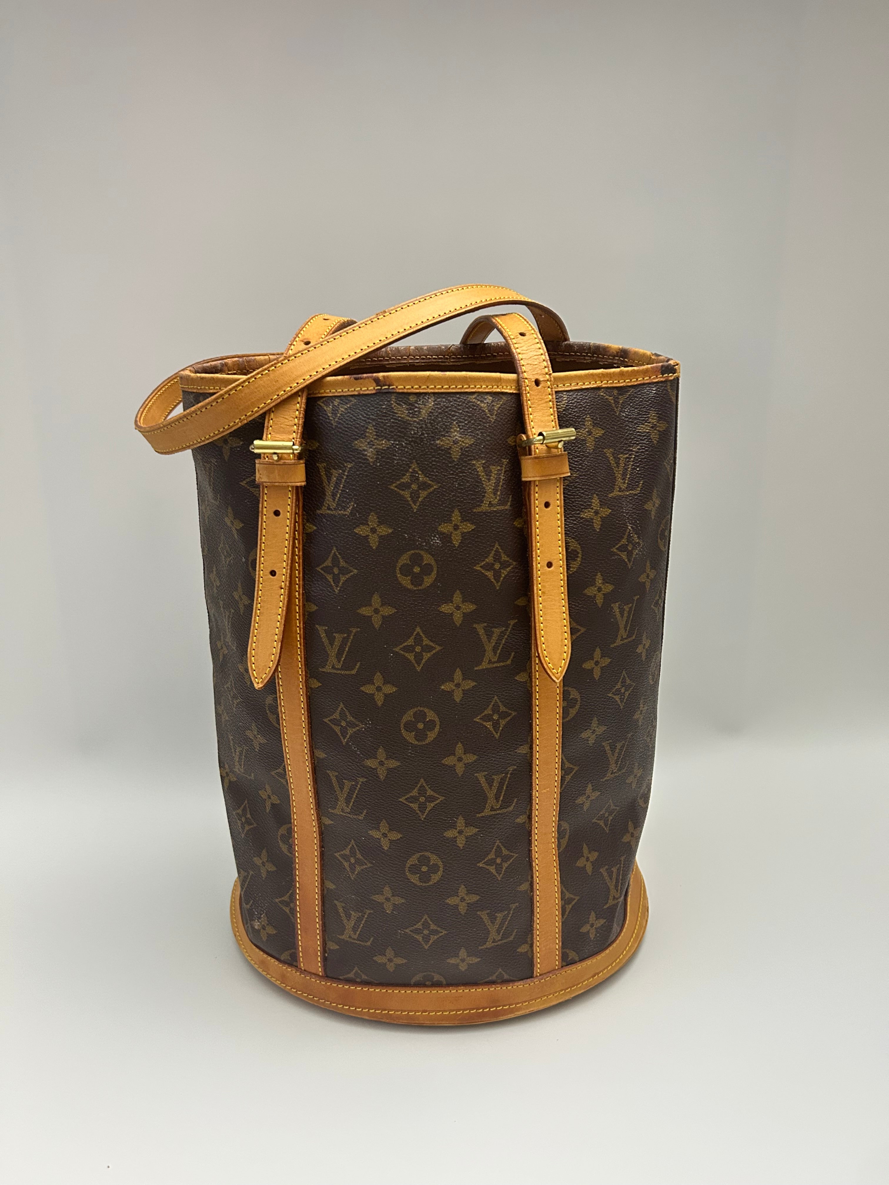 Louis Vuitton Marais Bucketbag