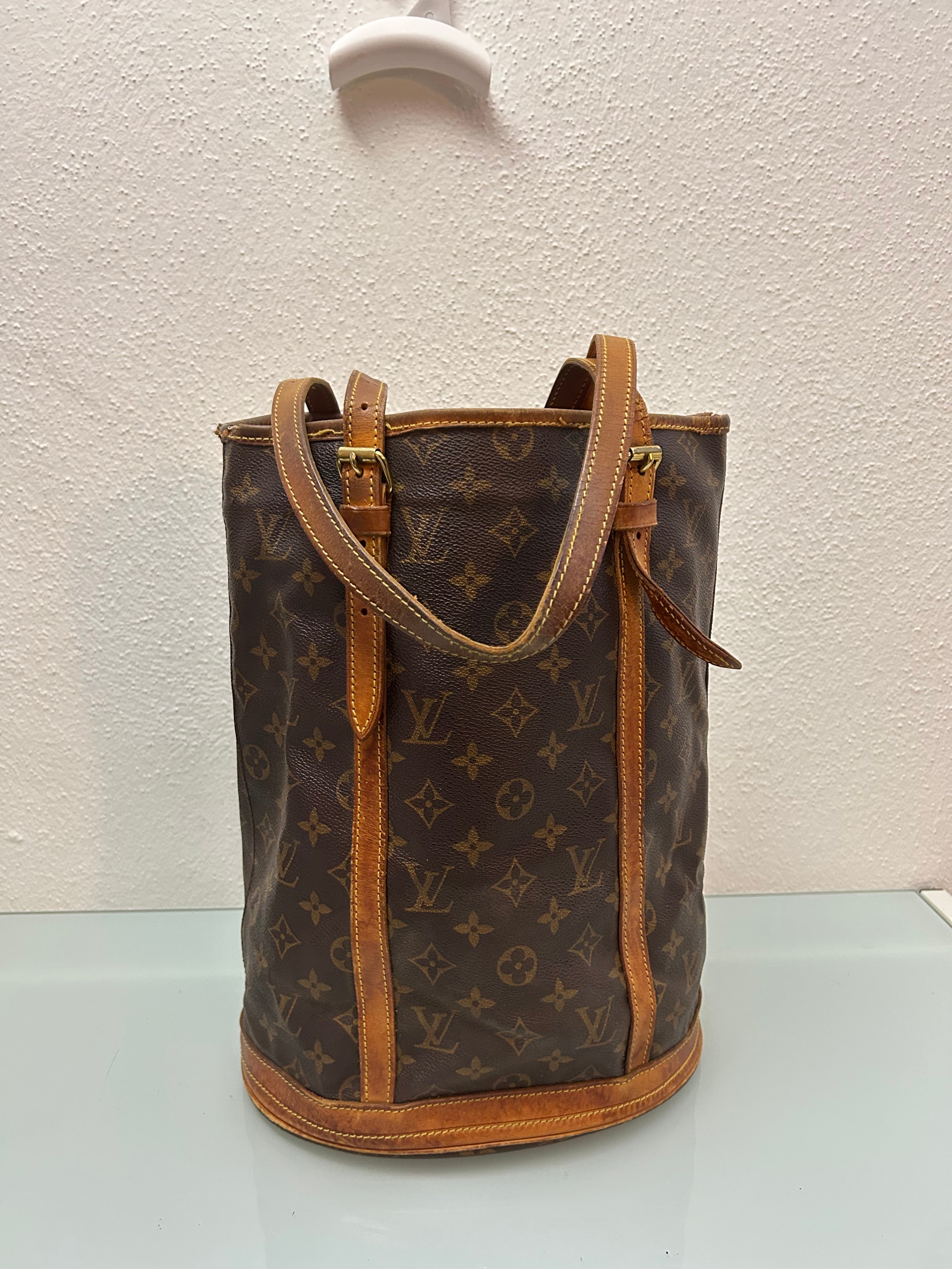 Louis Vuitton Marais Bucketbag