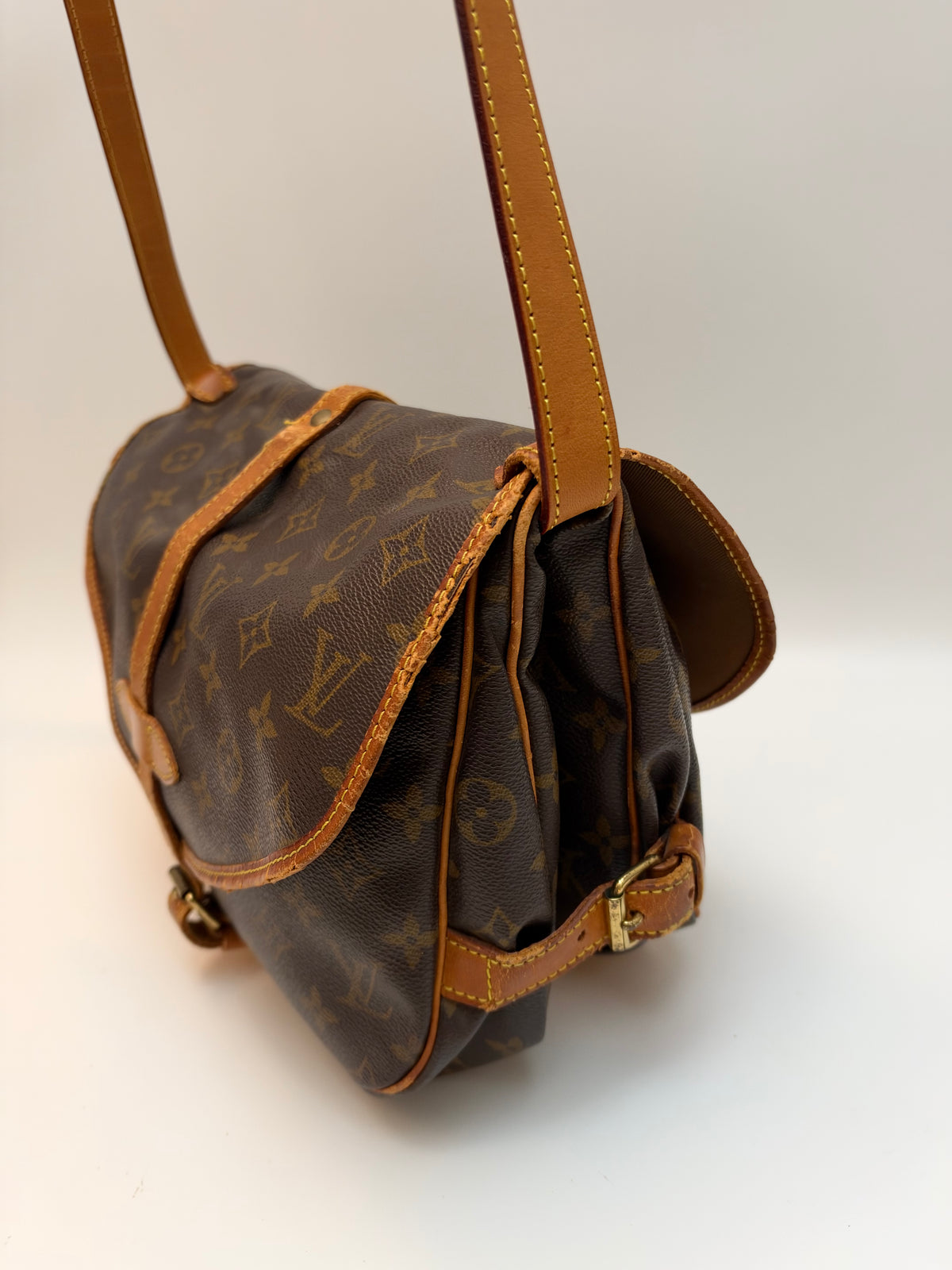 Louis Vuitton Saumur 30