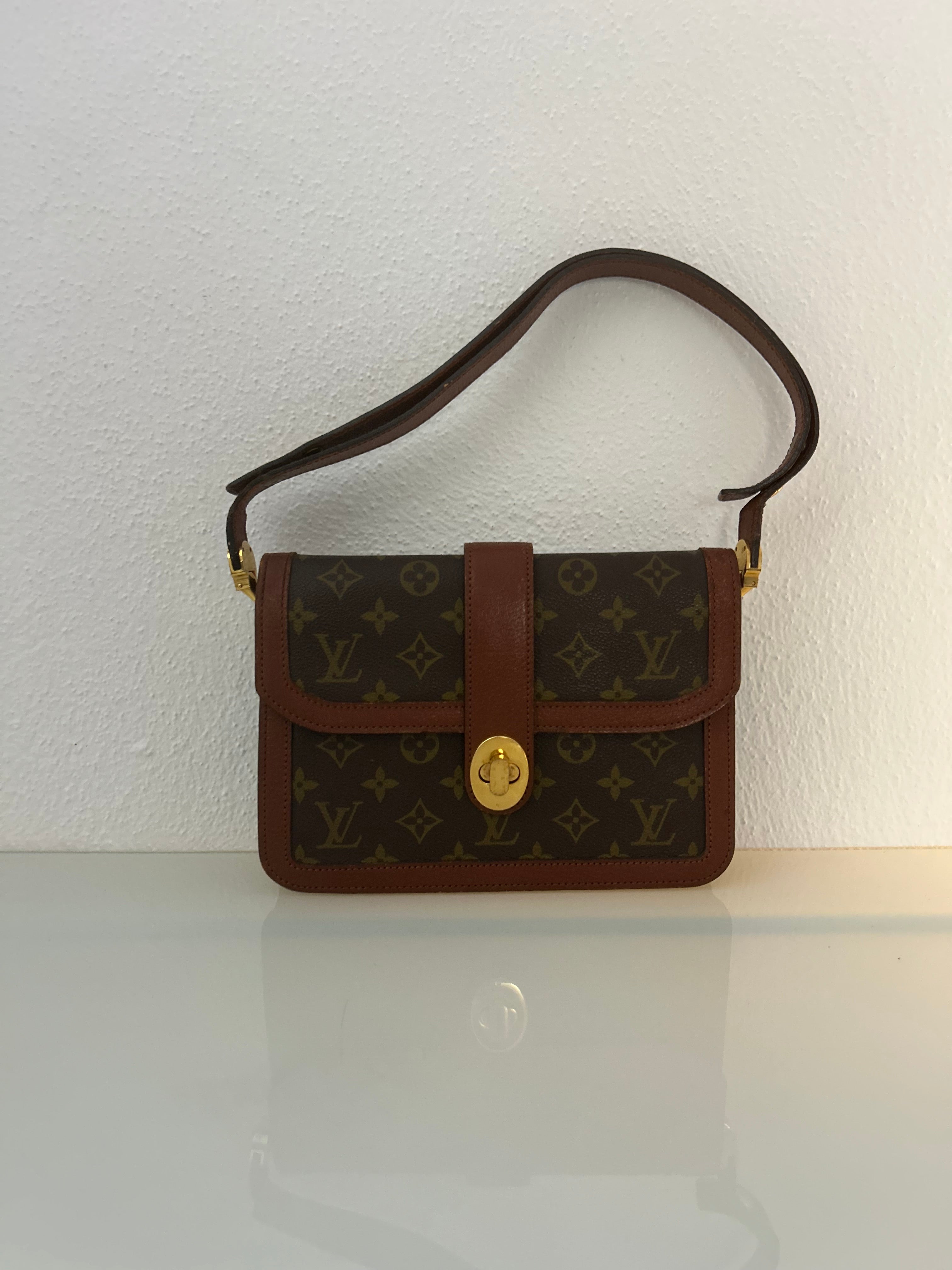 Louis Vuitton Dauphine