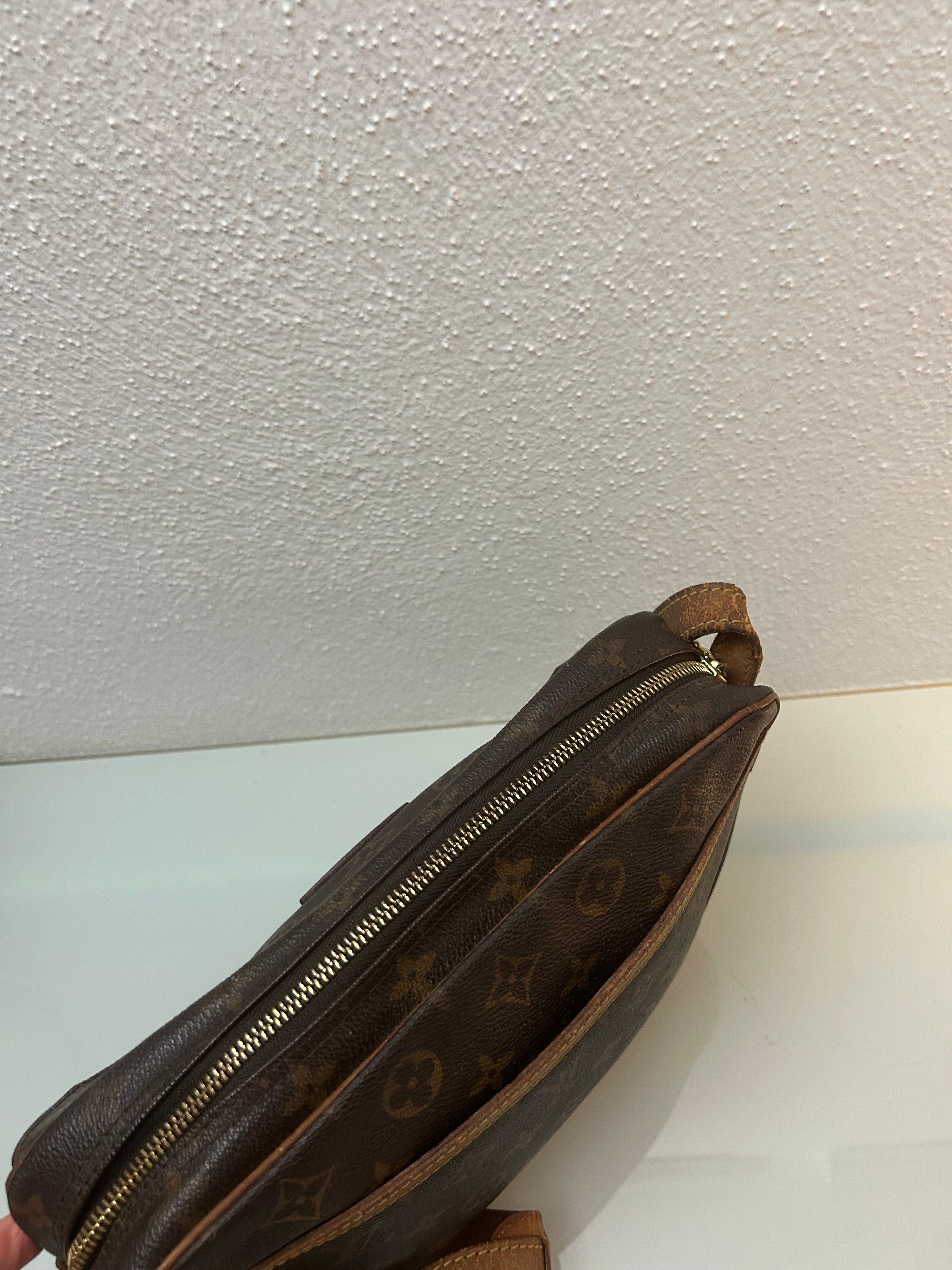 Louis Vuitton Jeune fille MM