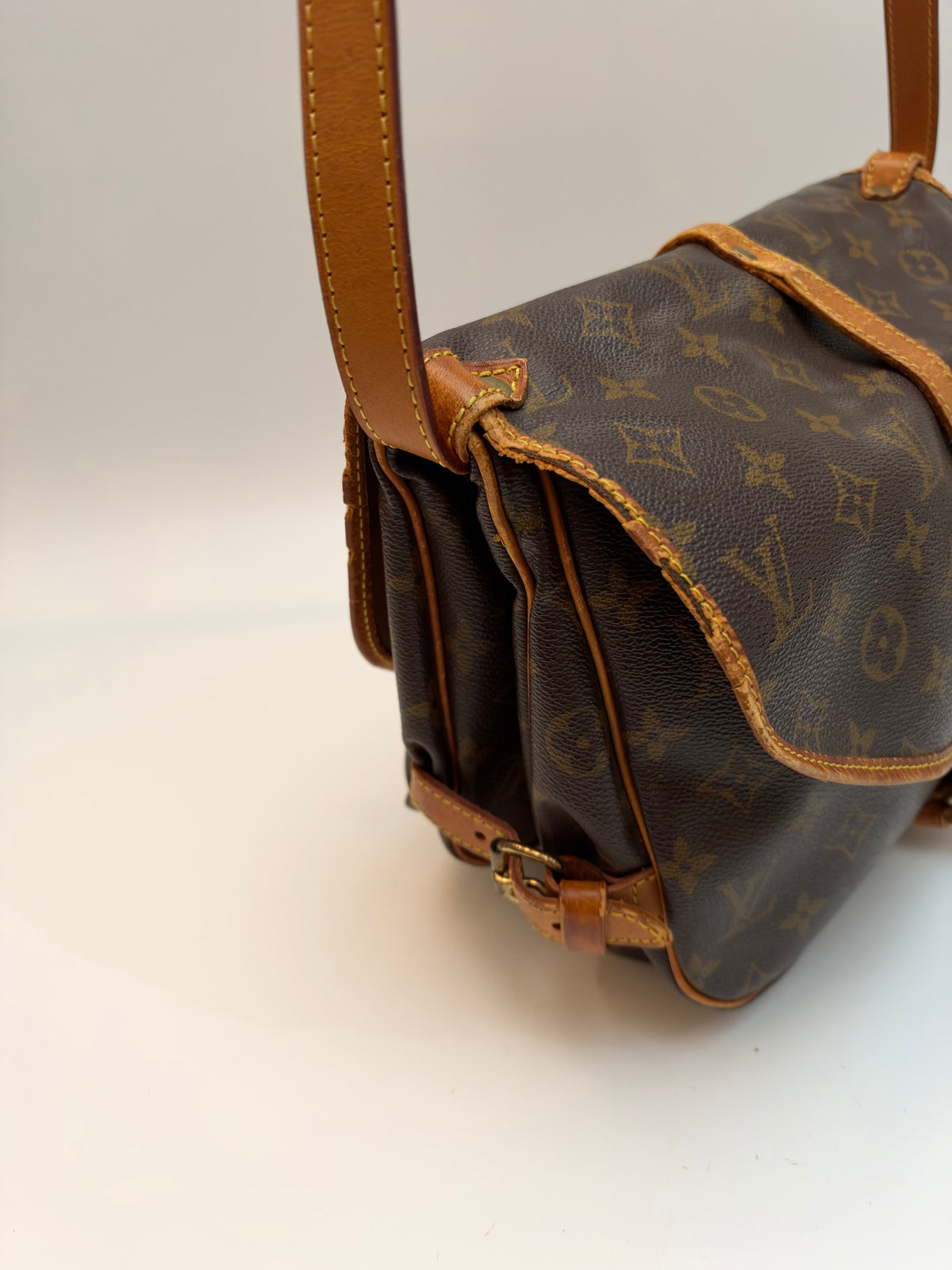 Louis Vuitton Saumur 30