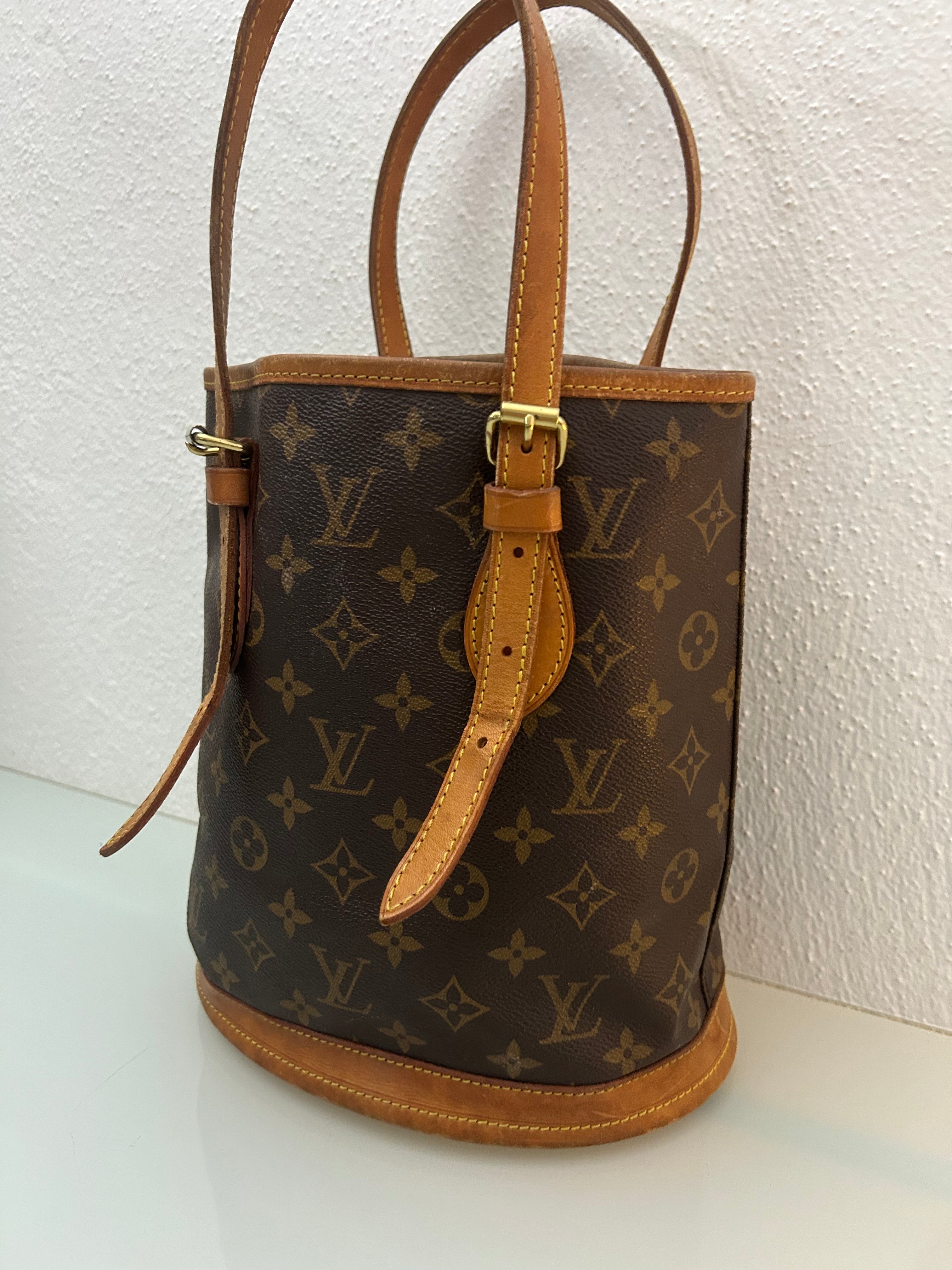 Louis Vuitton Marais