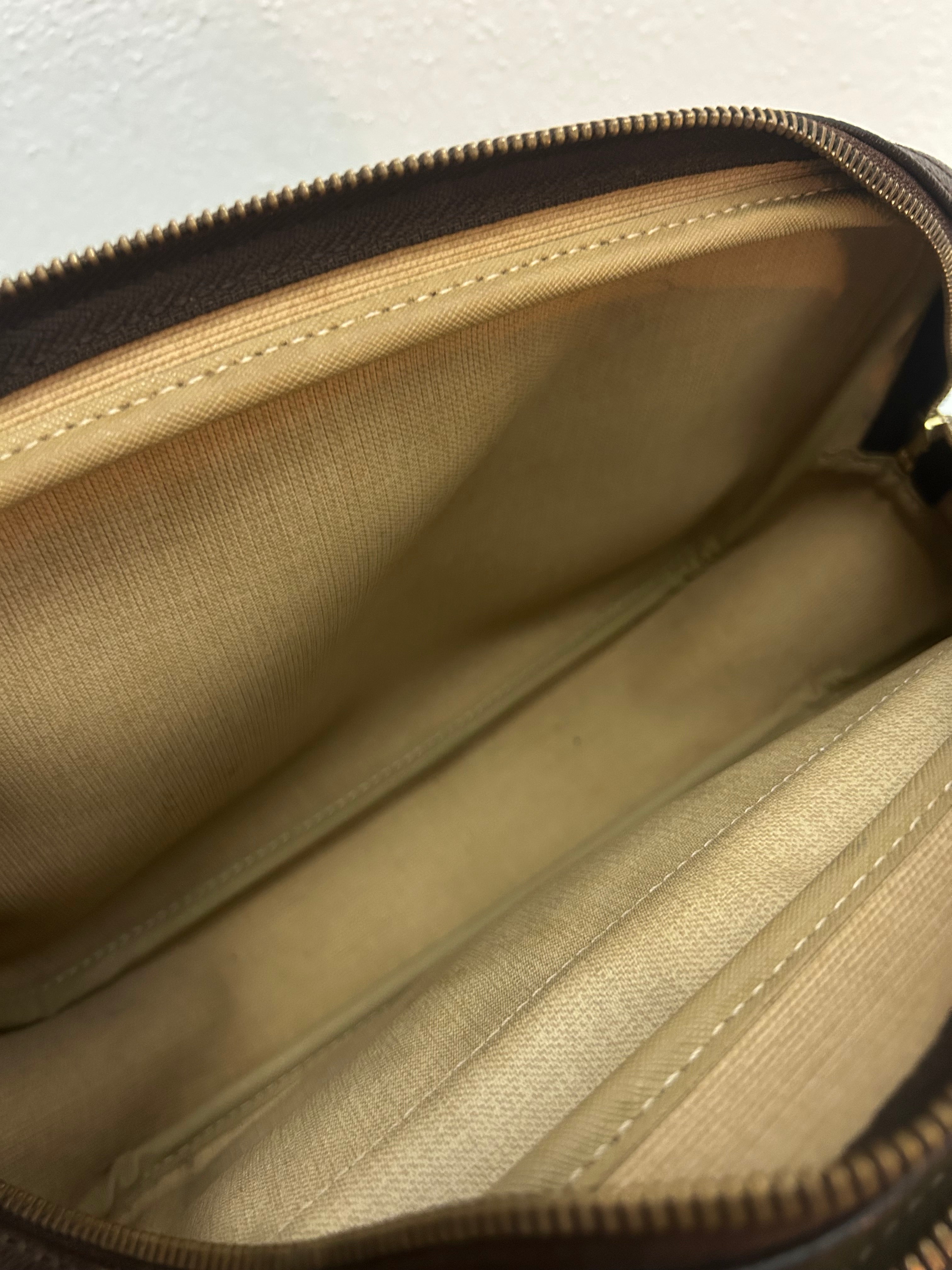 Louis Vuitton Reporter