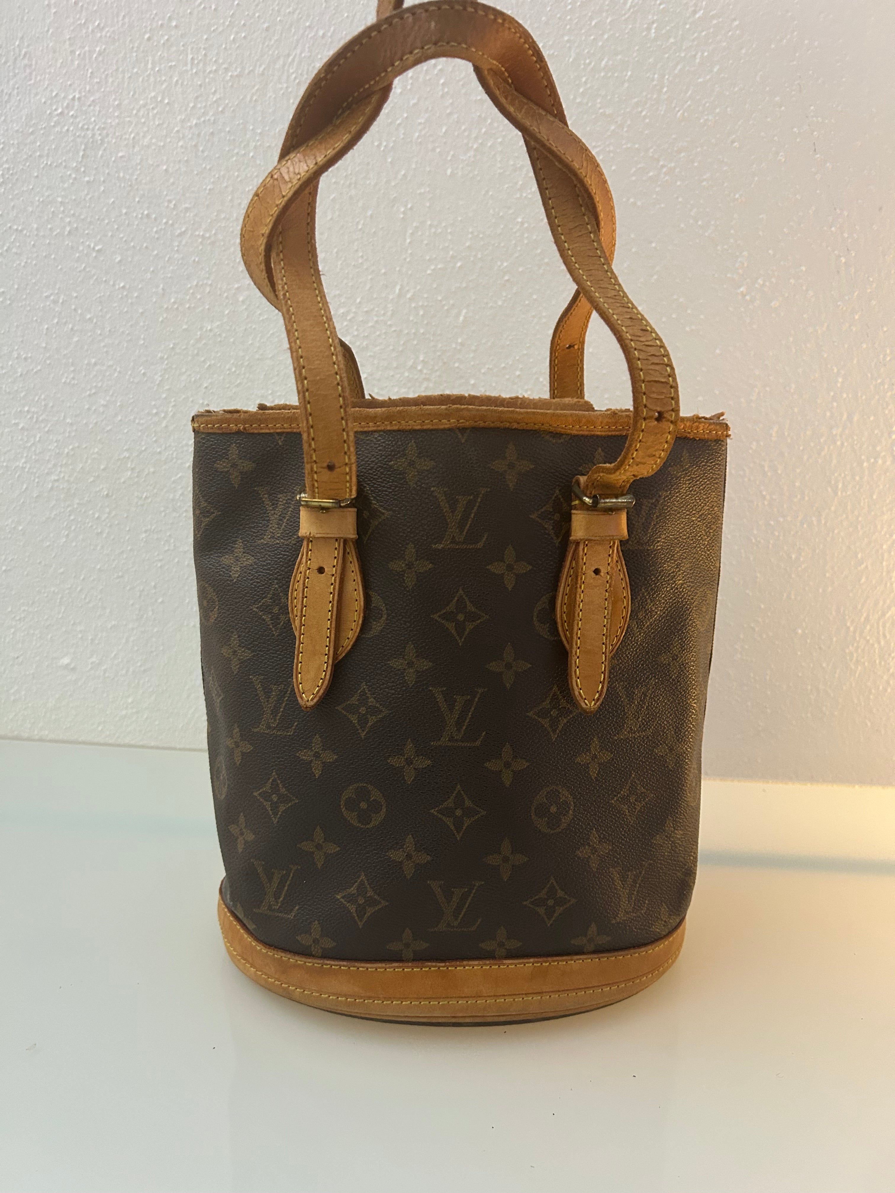 Louis Vuitton Marais