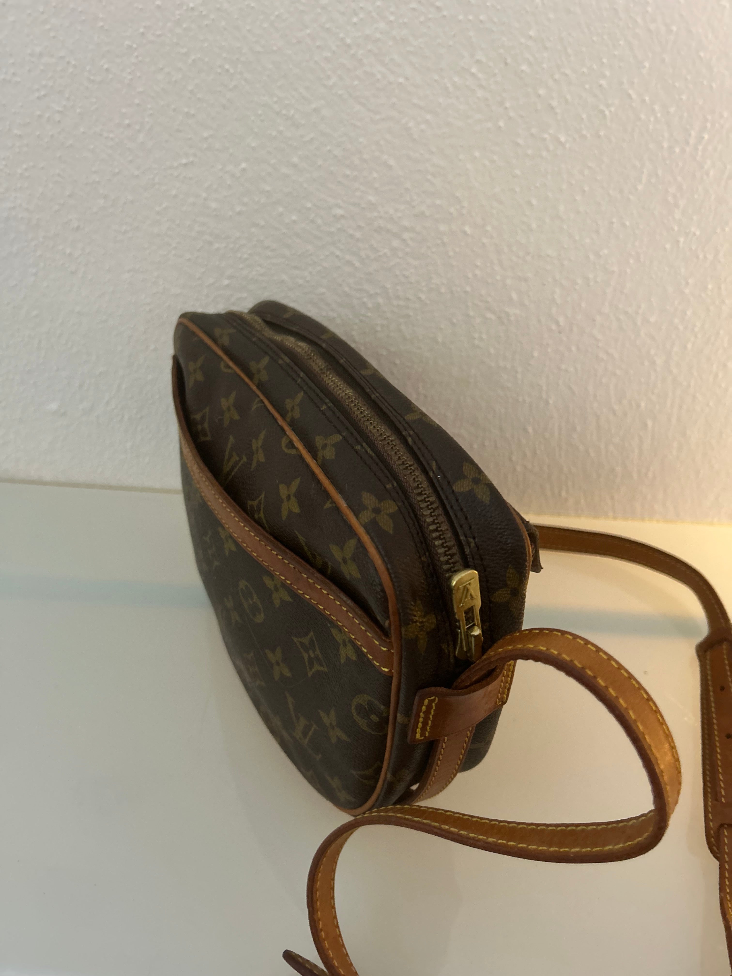 Louis Vuitton Jeunfile