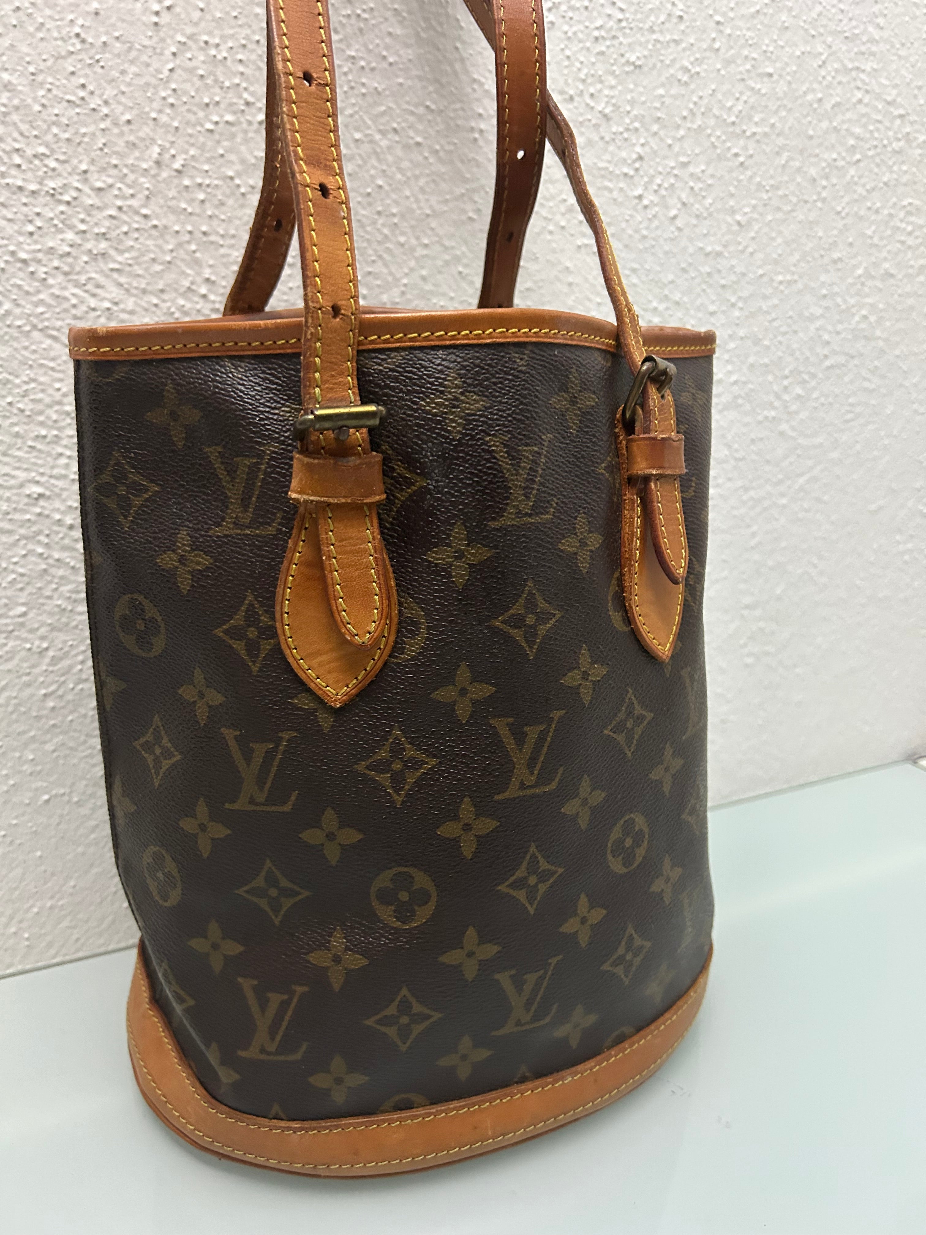 Louis Vuitton Marais