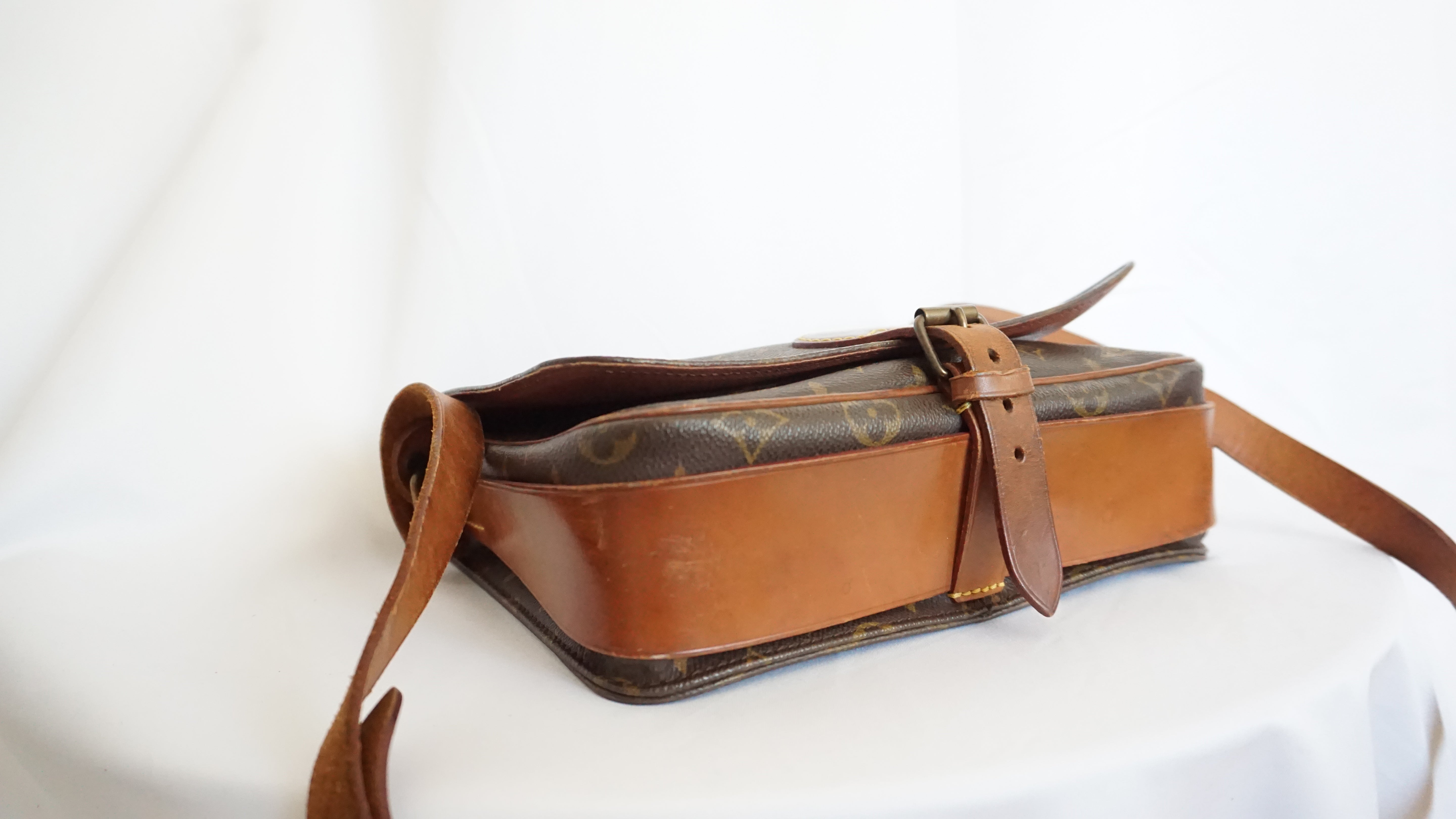Louis Vuitton Cartouchiére
