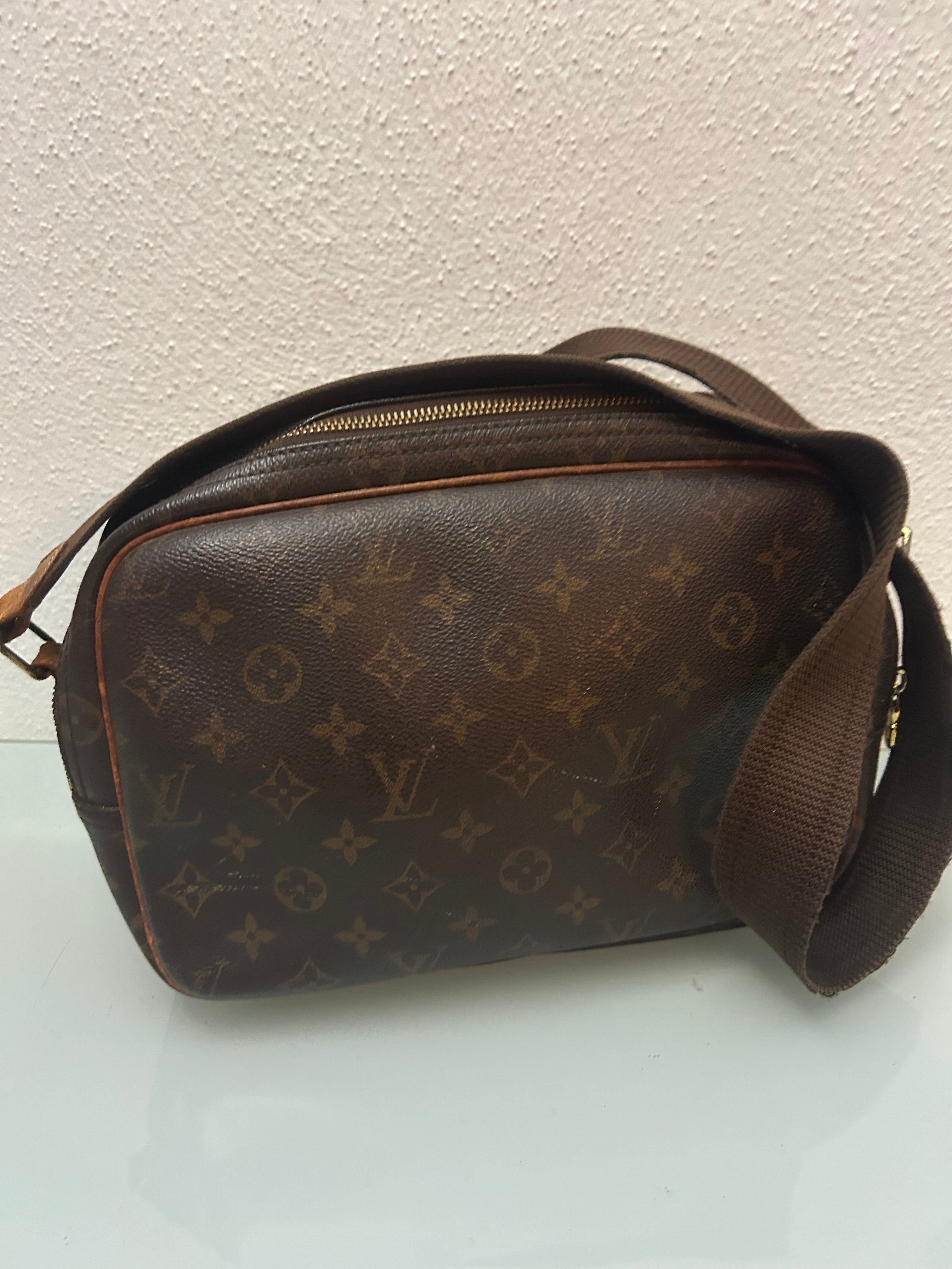 Louis Vuitton Reporter