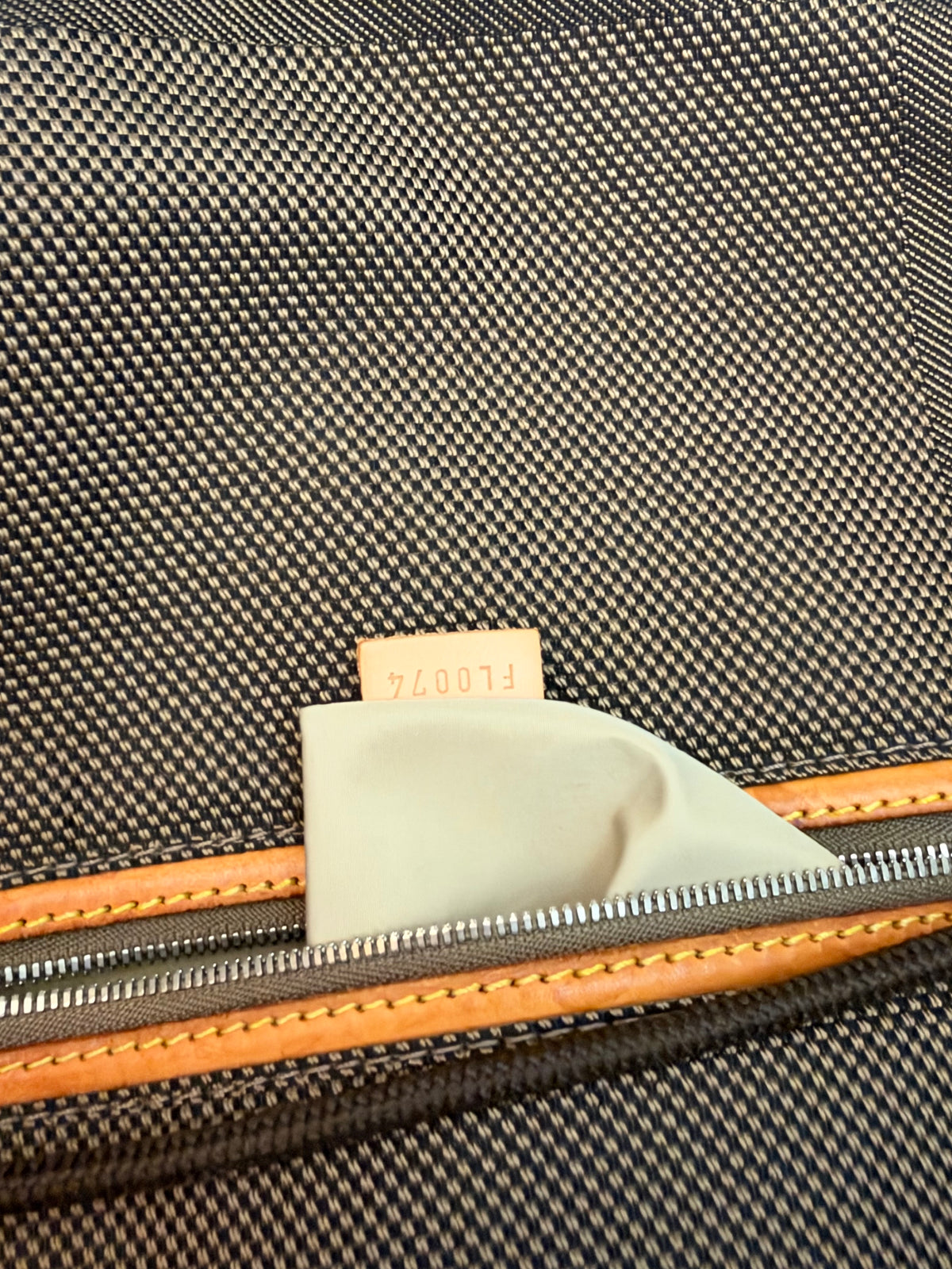 Louis Vuitton Damier Géant