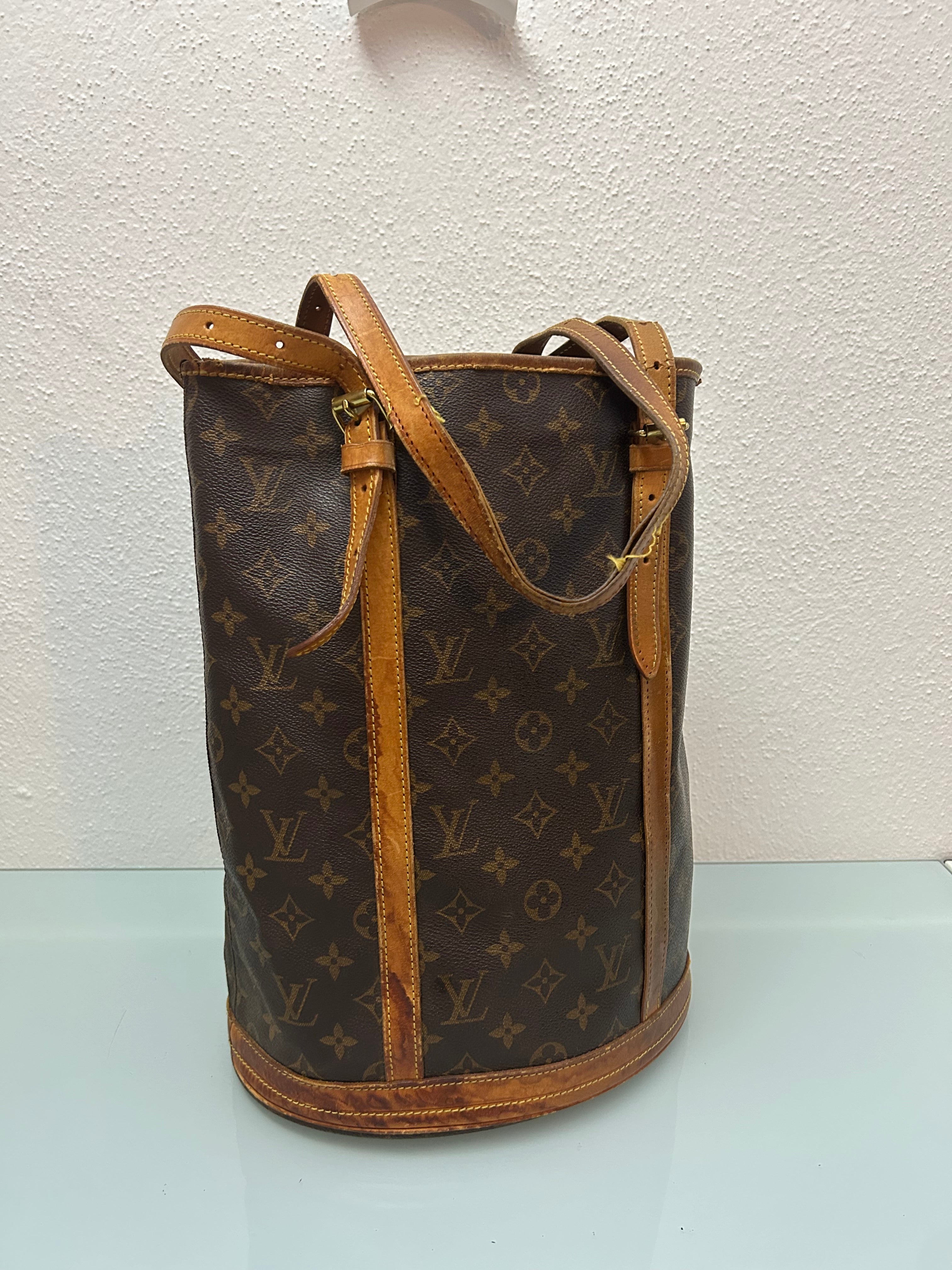 Louis Vuitton Marais Bucketbag