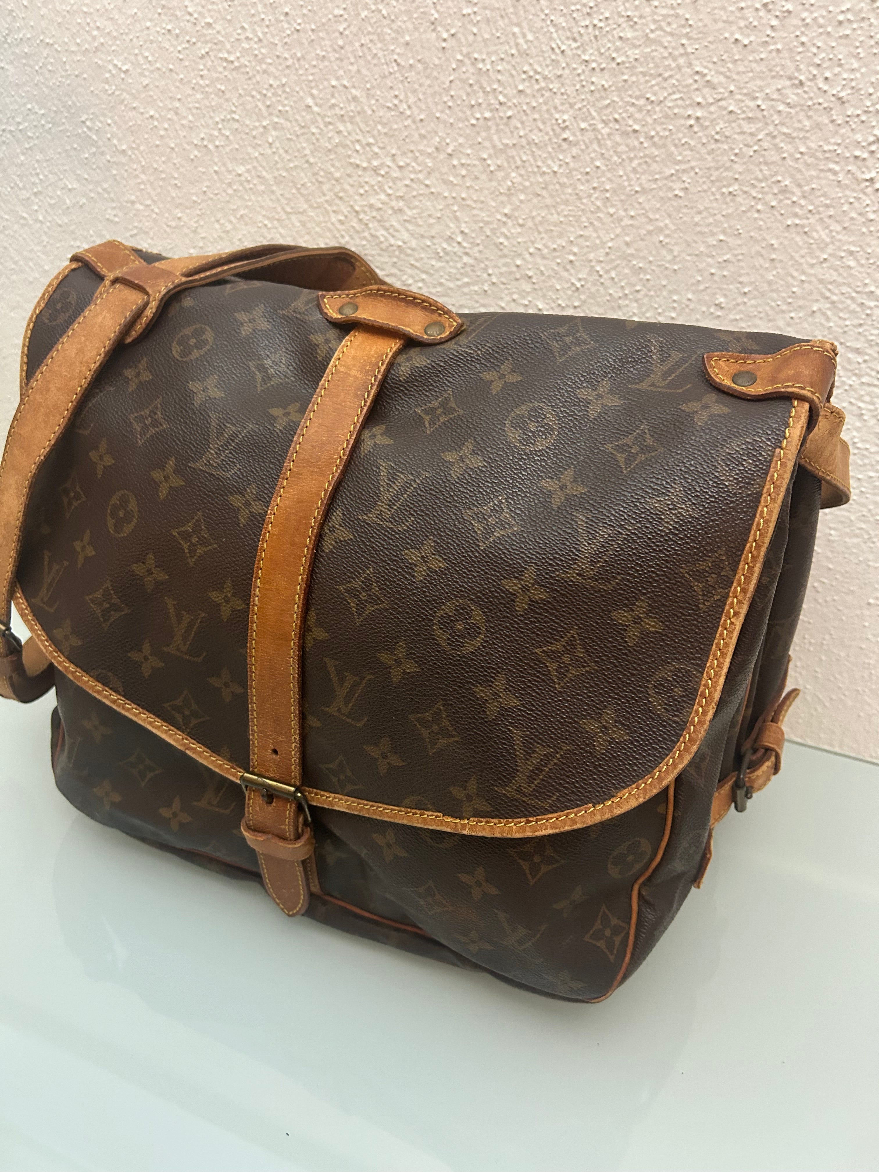 Louis Vuitton Saumur