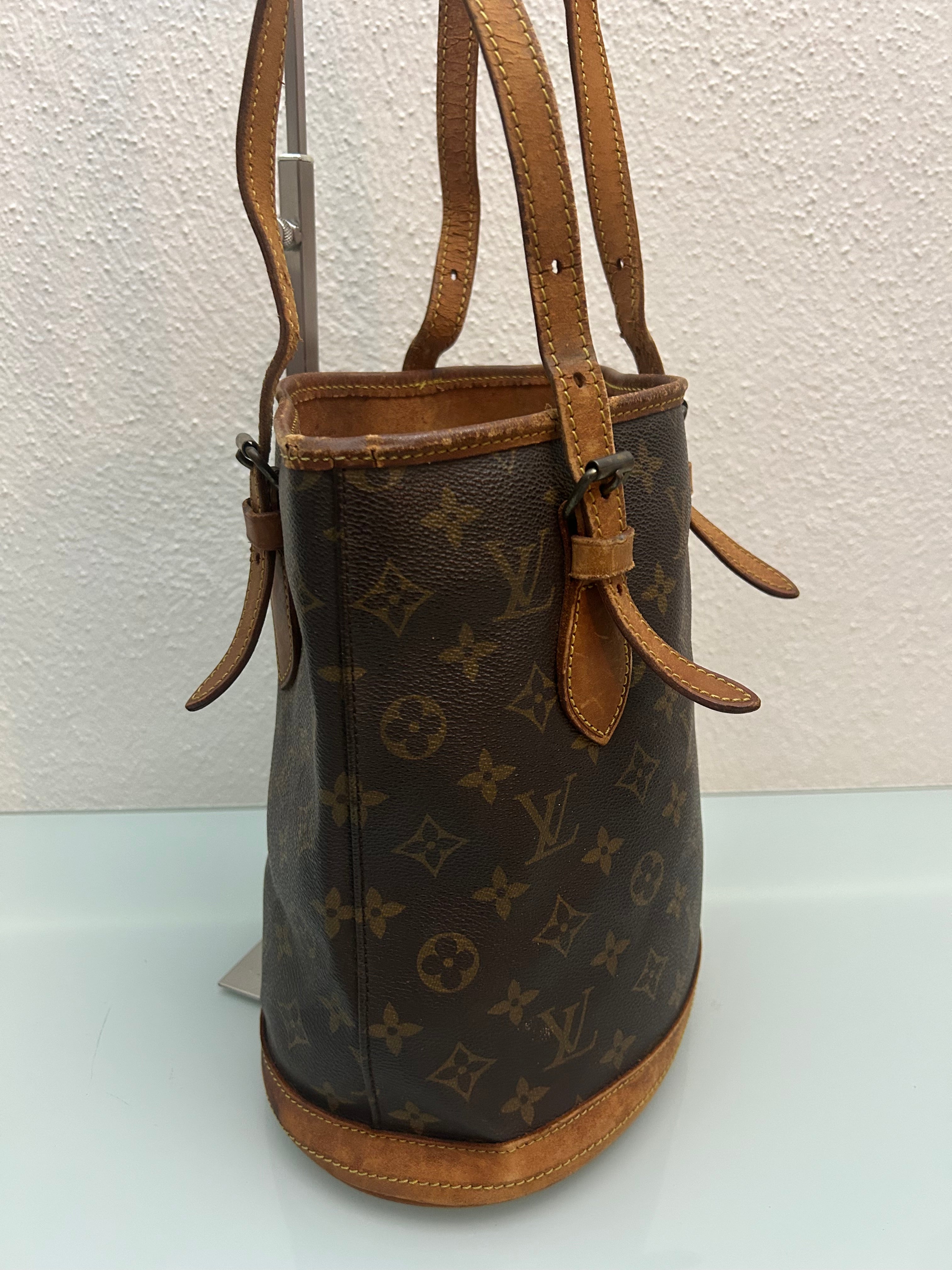 Louis Vuitton Marais