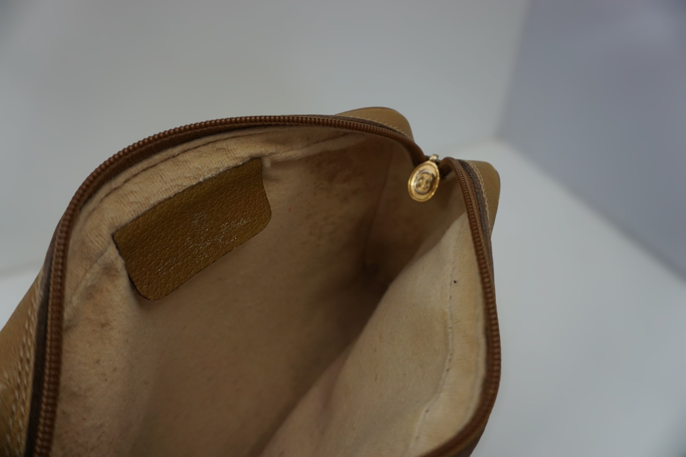 Gucci White Crossbody