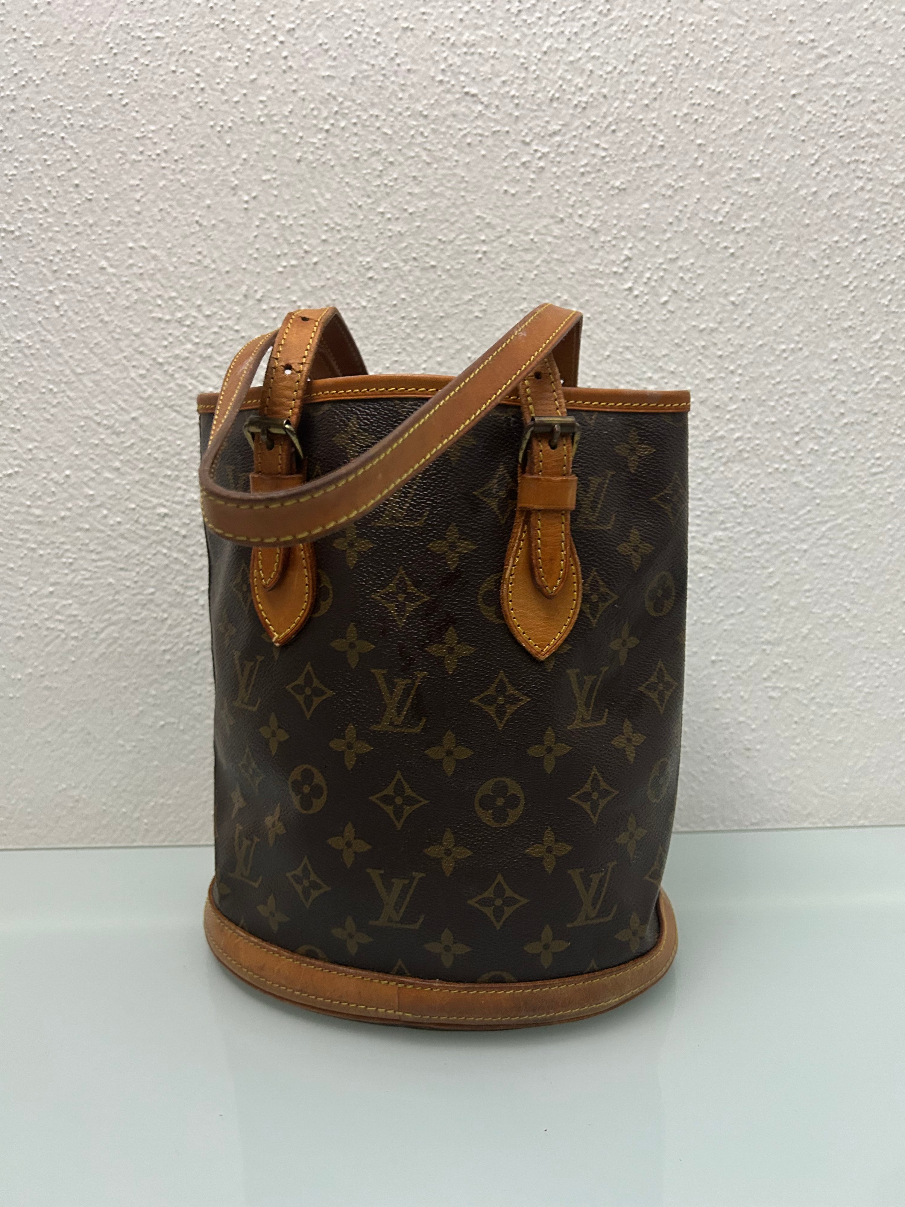 Louis Vuitton Marais