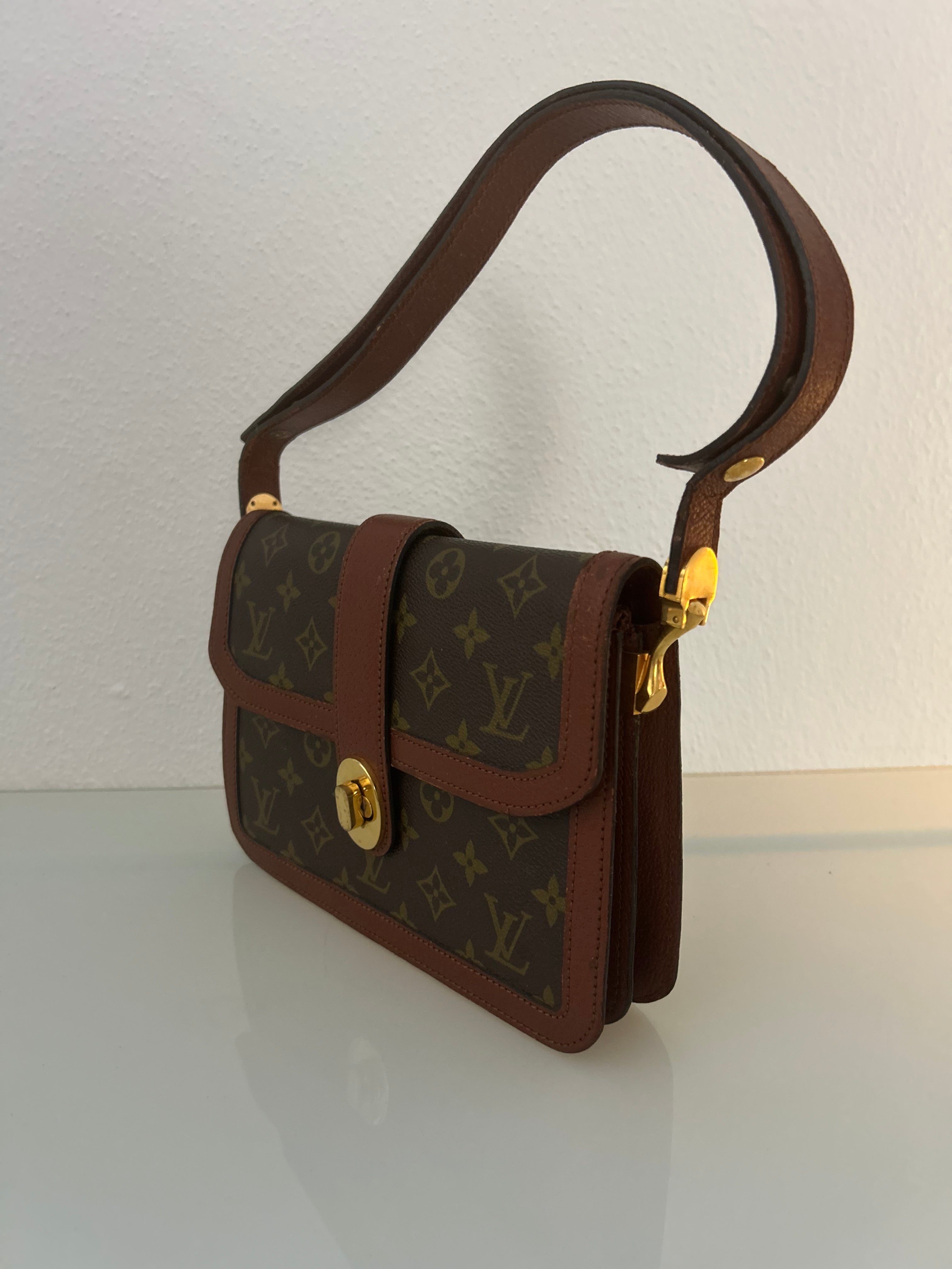 Louis Vuitton Dauphine