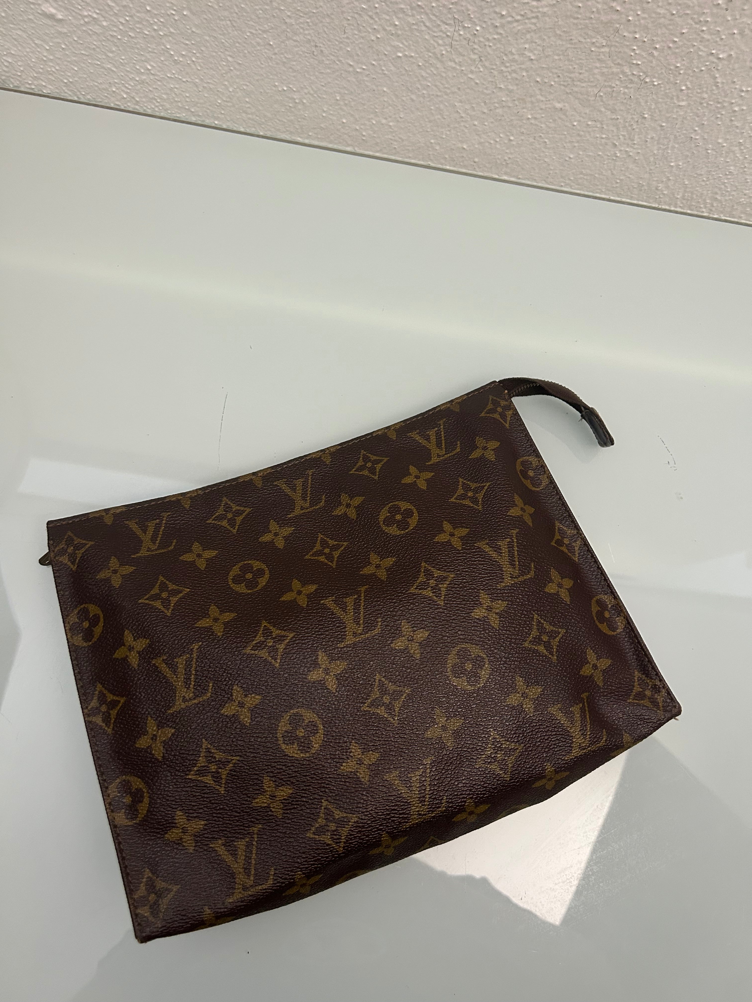 Louis Vuitton Clutch