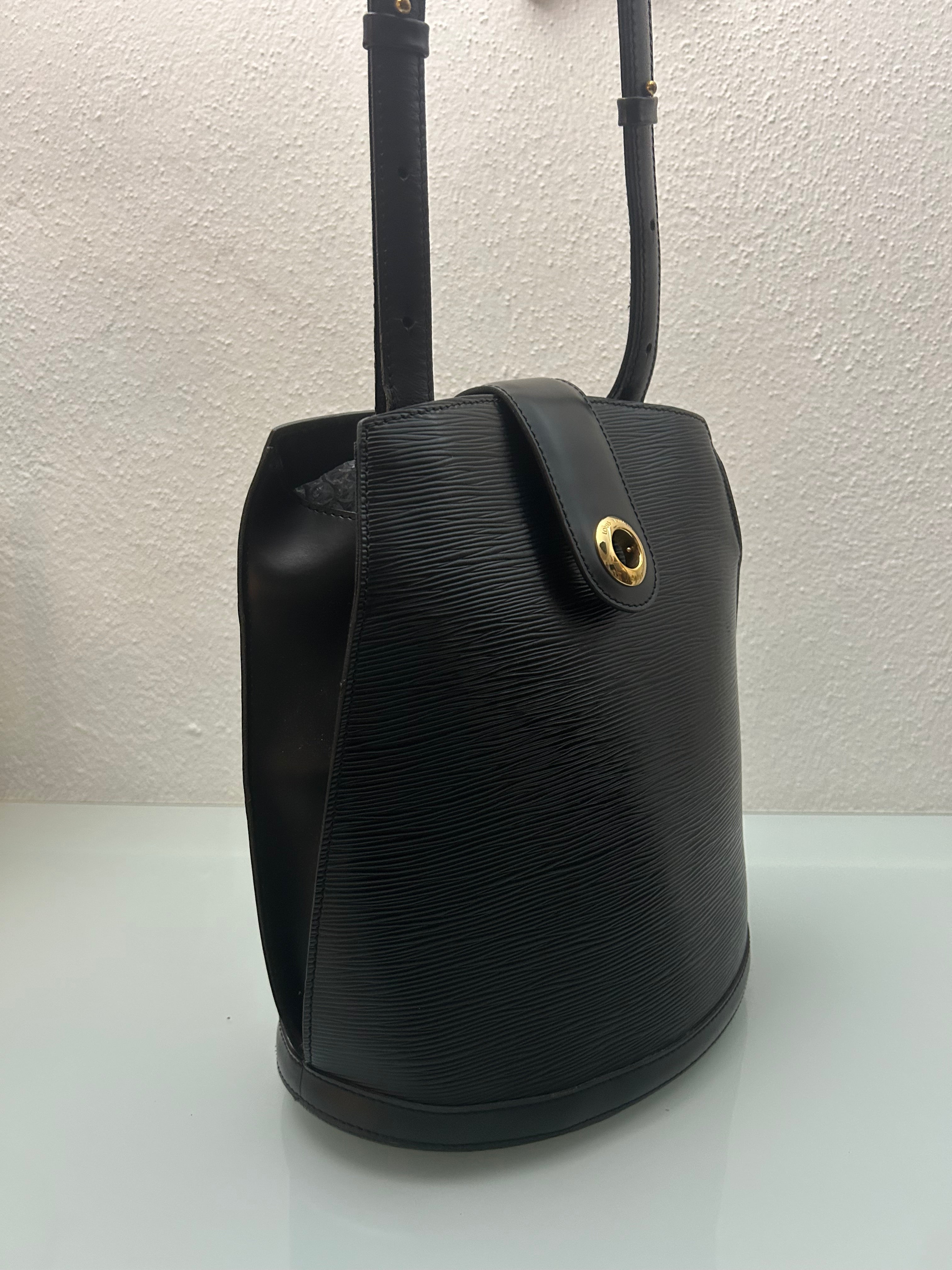 Louis Vuitton Epi Bucket