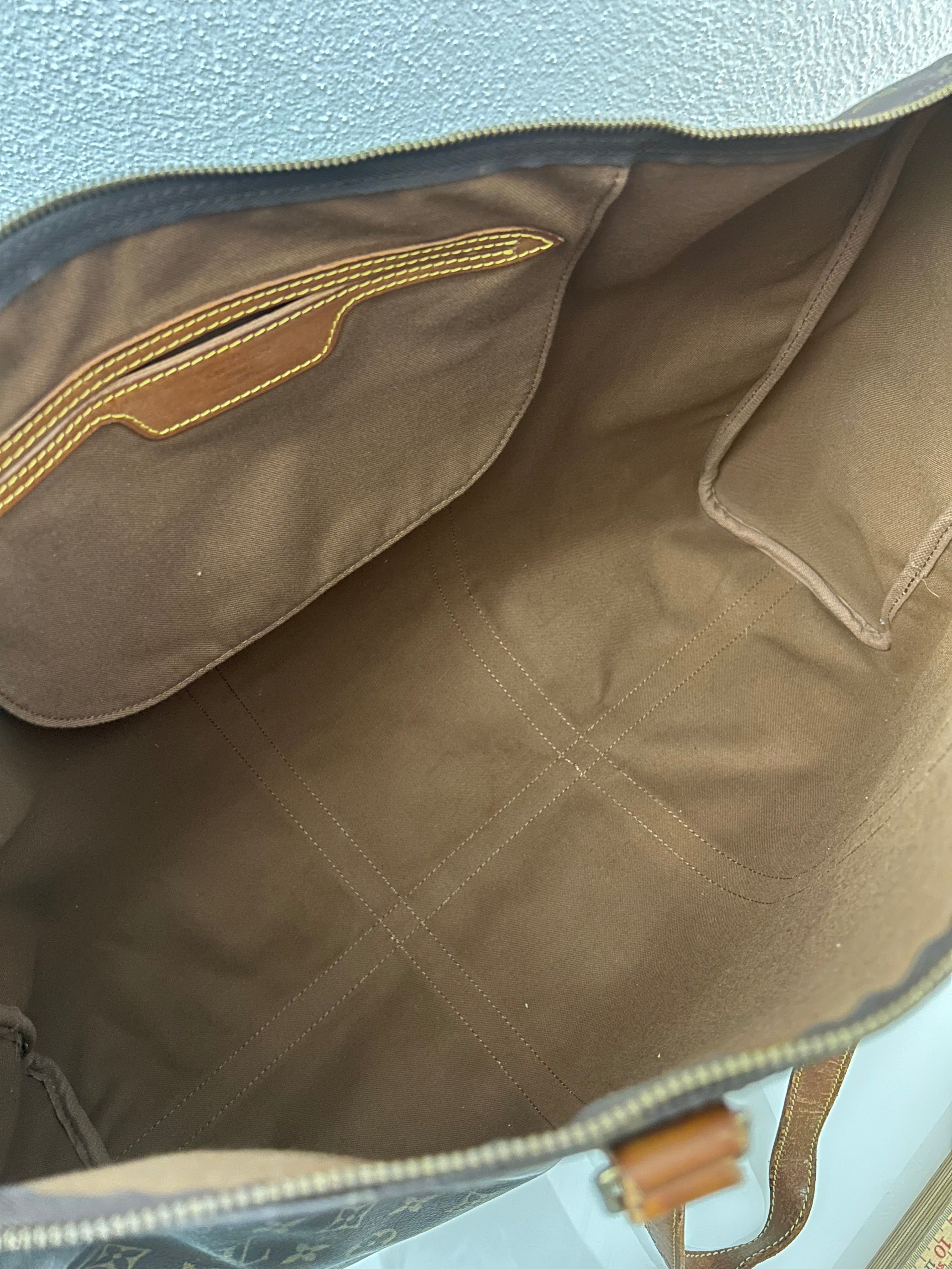 Louis Vuitton Shoulder bag