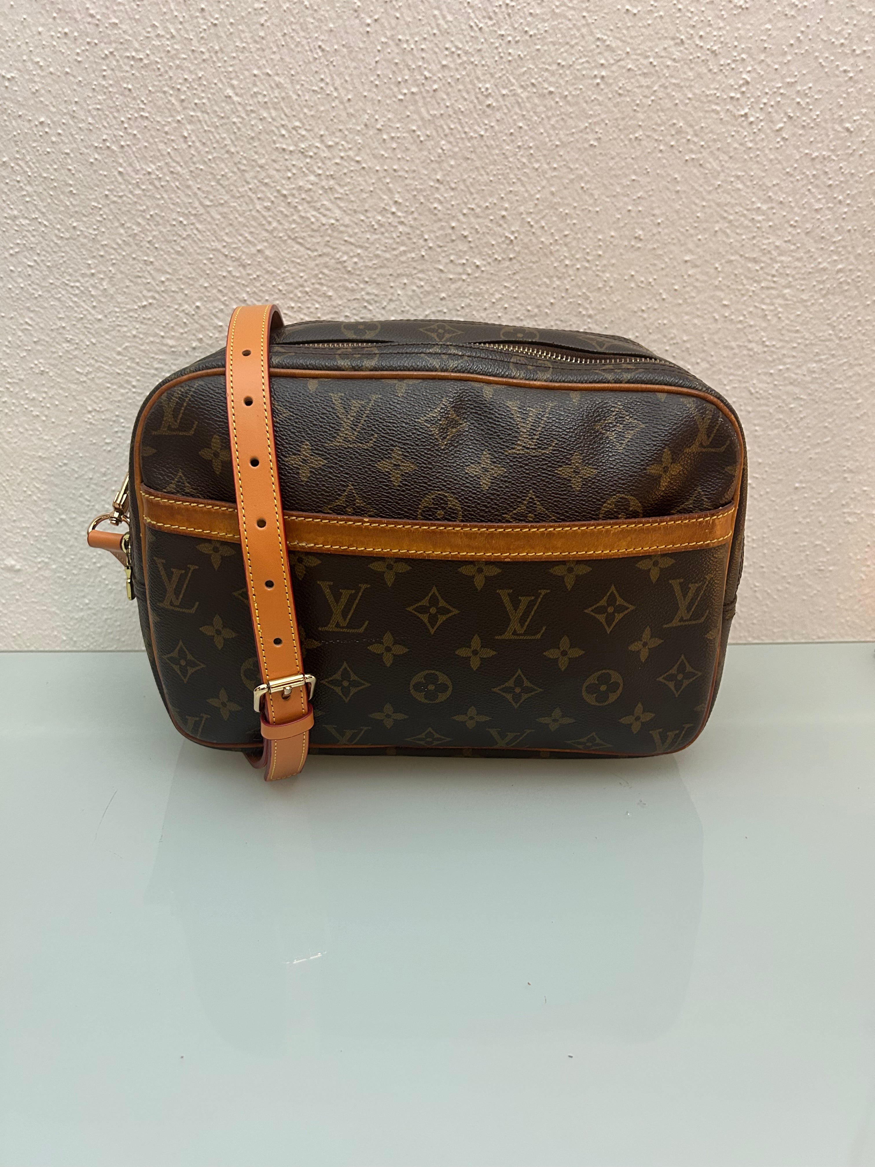 Louis Vuitton Reporter