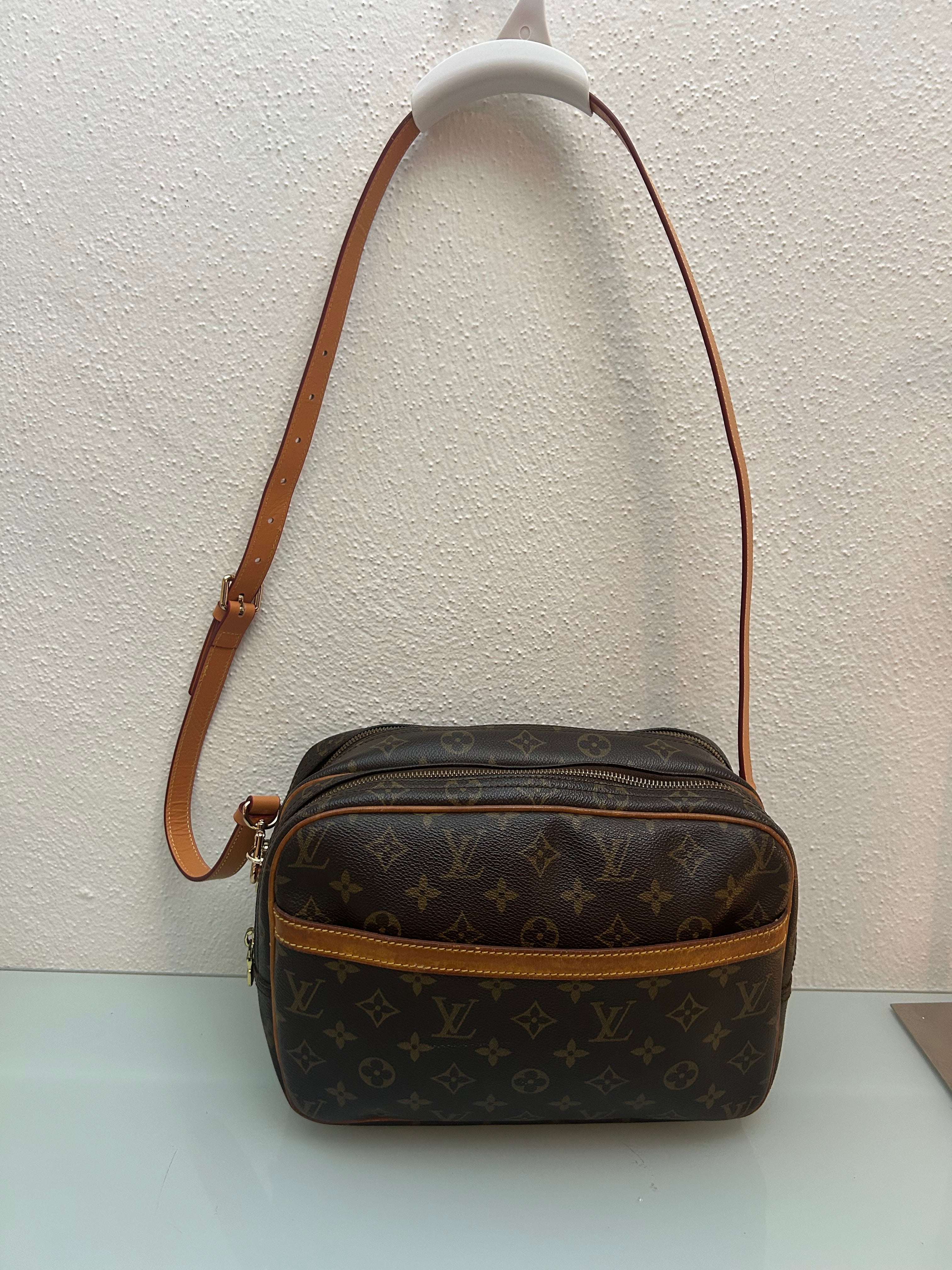 Louis Vuitton Reporter