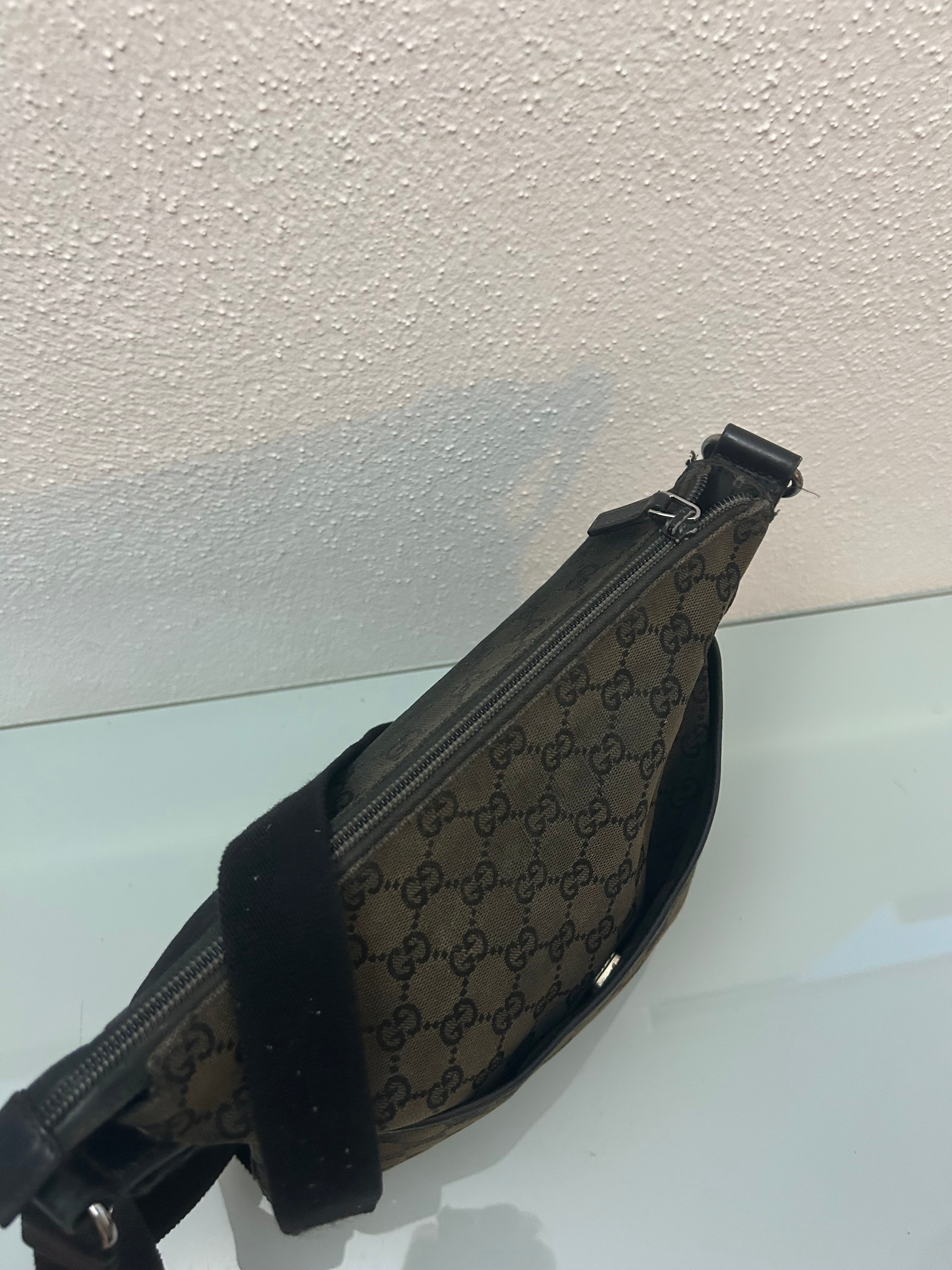 Gucci Messenger