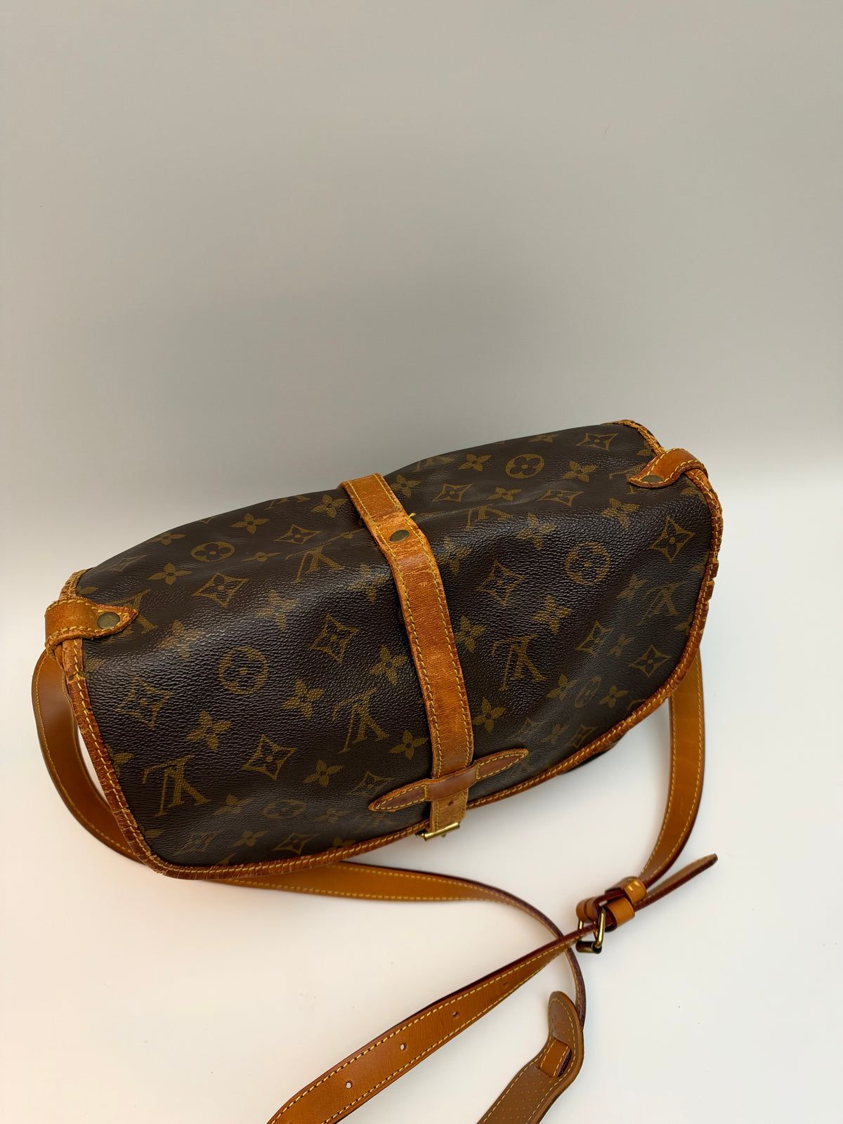Louis Vuitton Saumur 30
