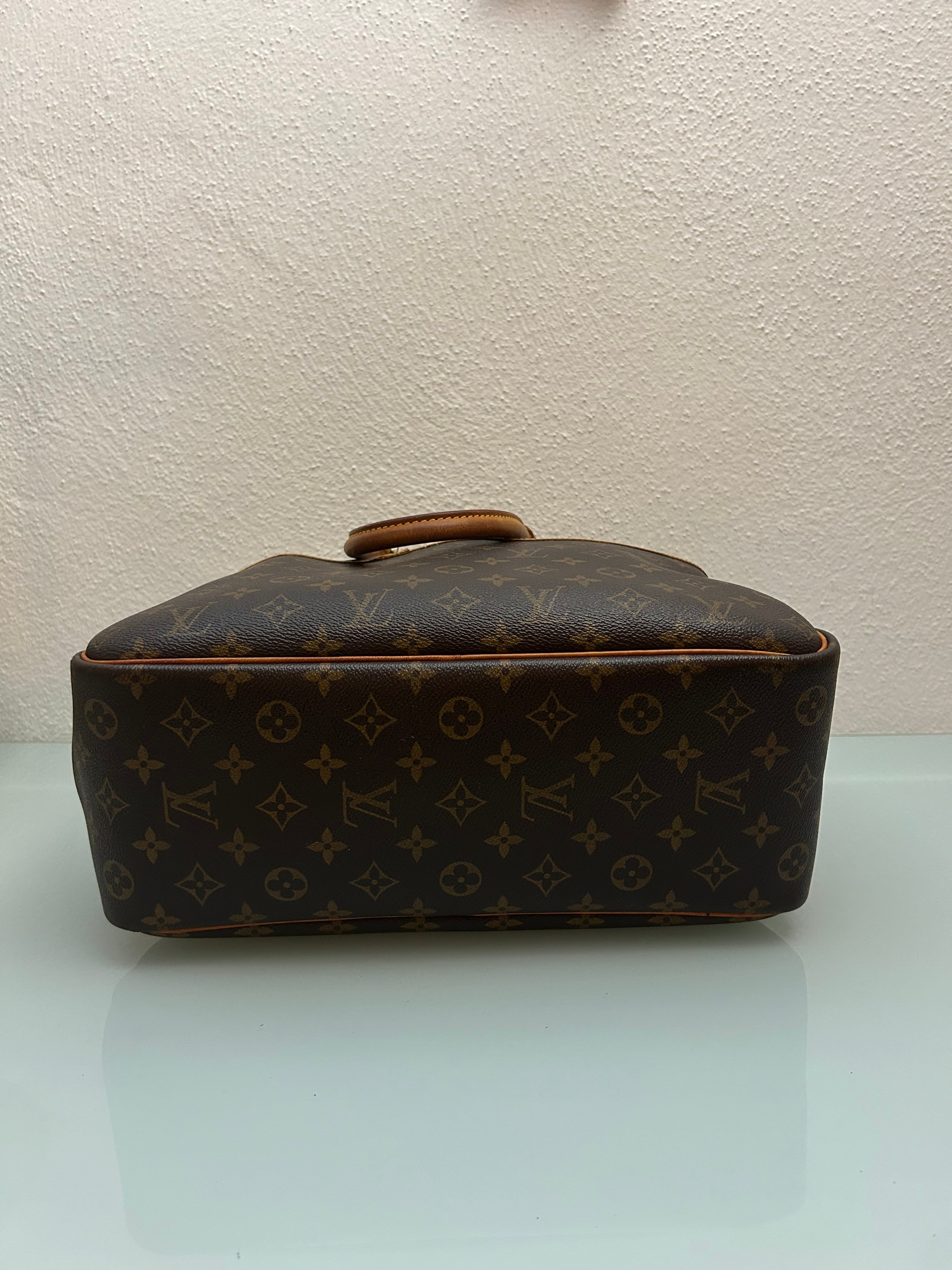 Louis Vuitton Deaudville