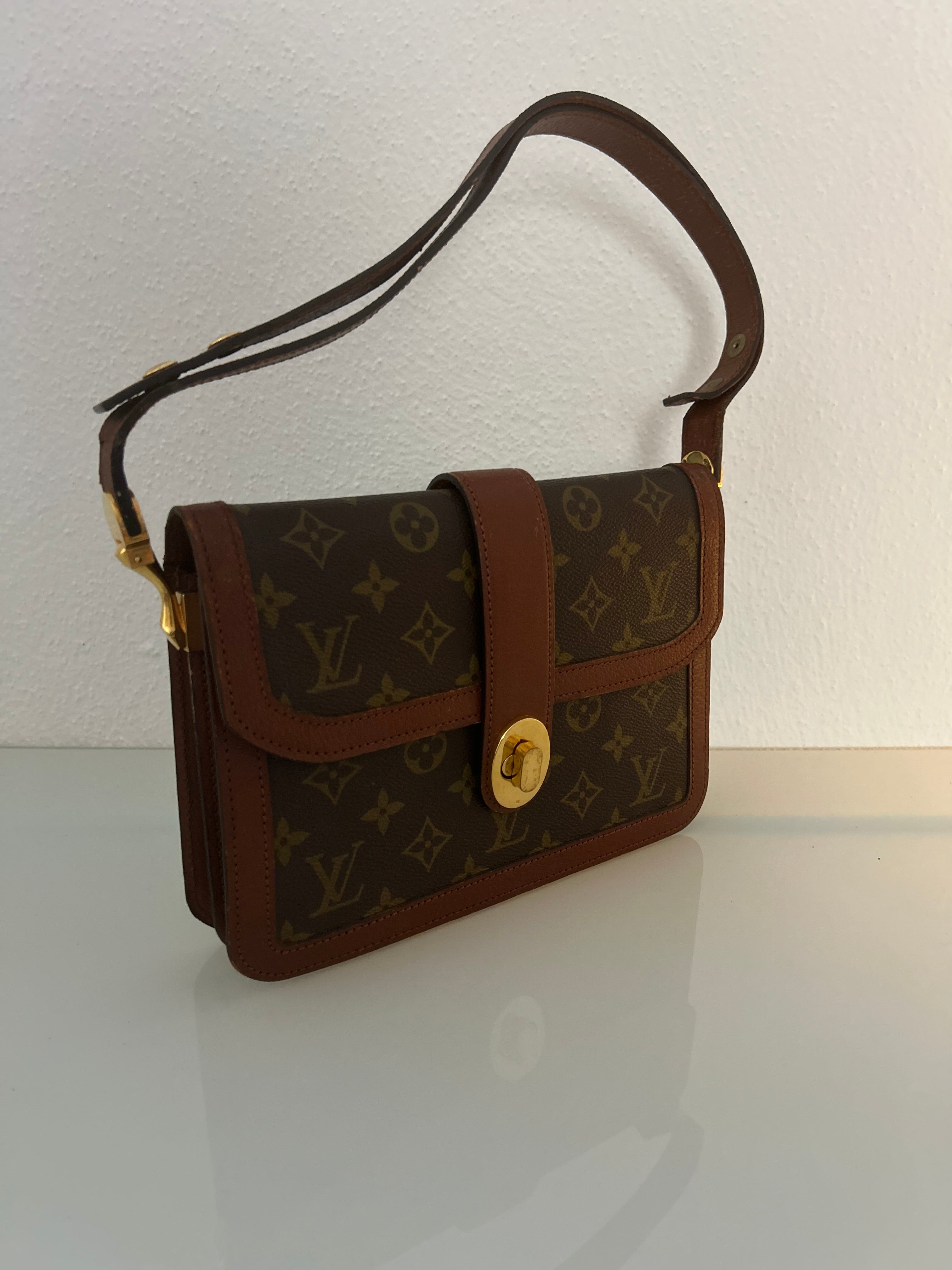 Louis Vuitton Dauphine