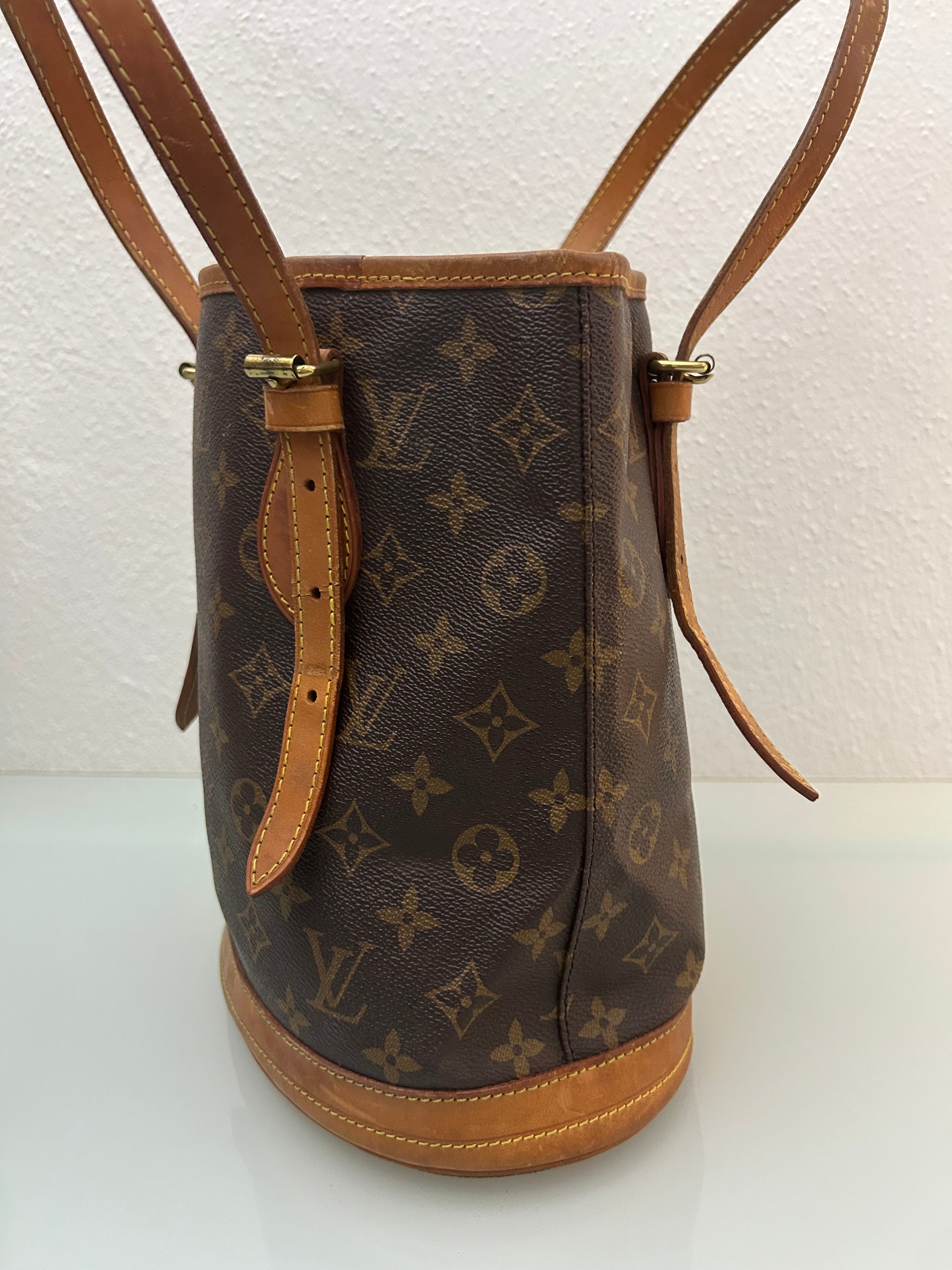 Louis Vuitton Marais