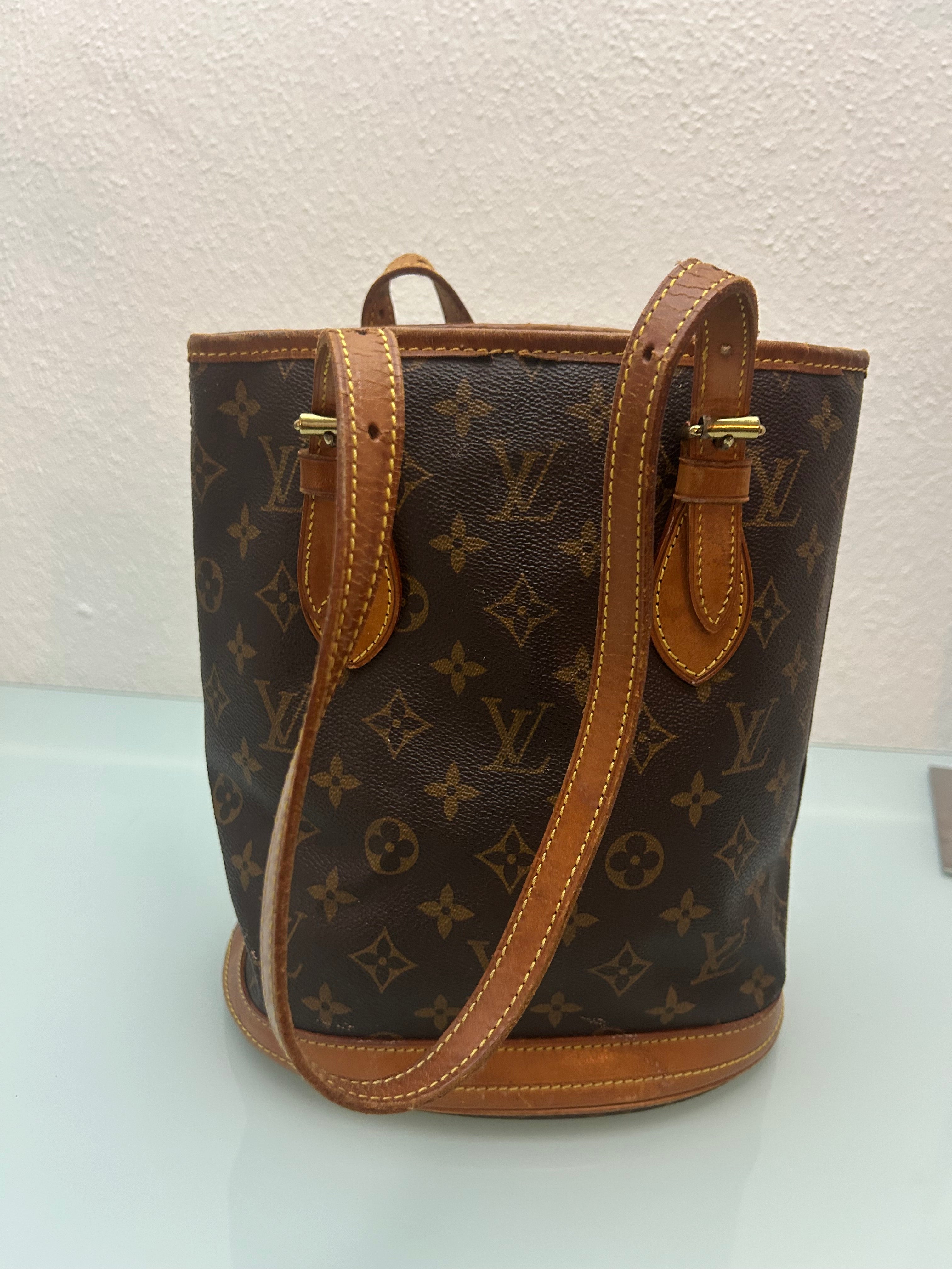 Louis Vuitton Marais