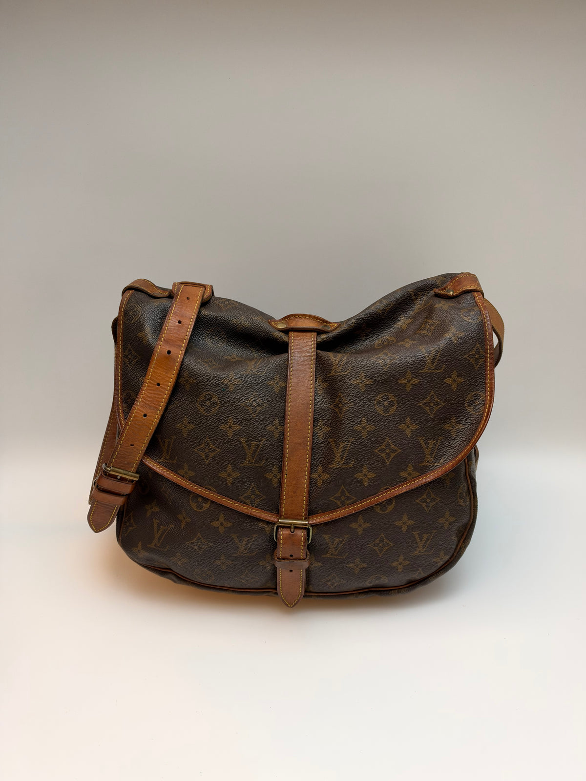 Louis Vuitton Saumur 35
