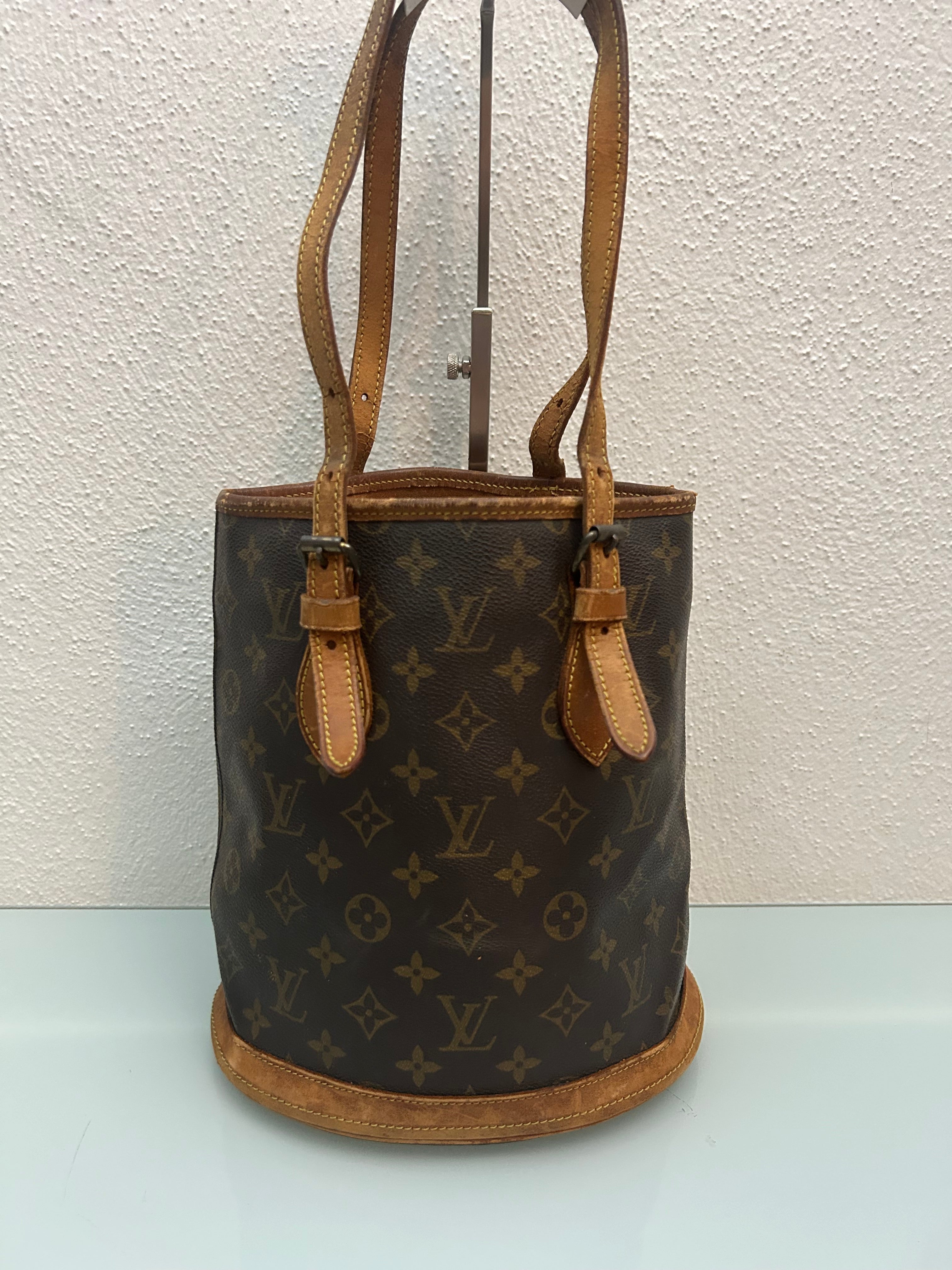Louis Vuitton Marais