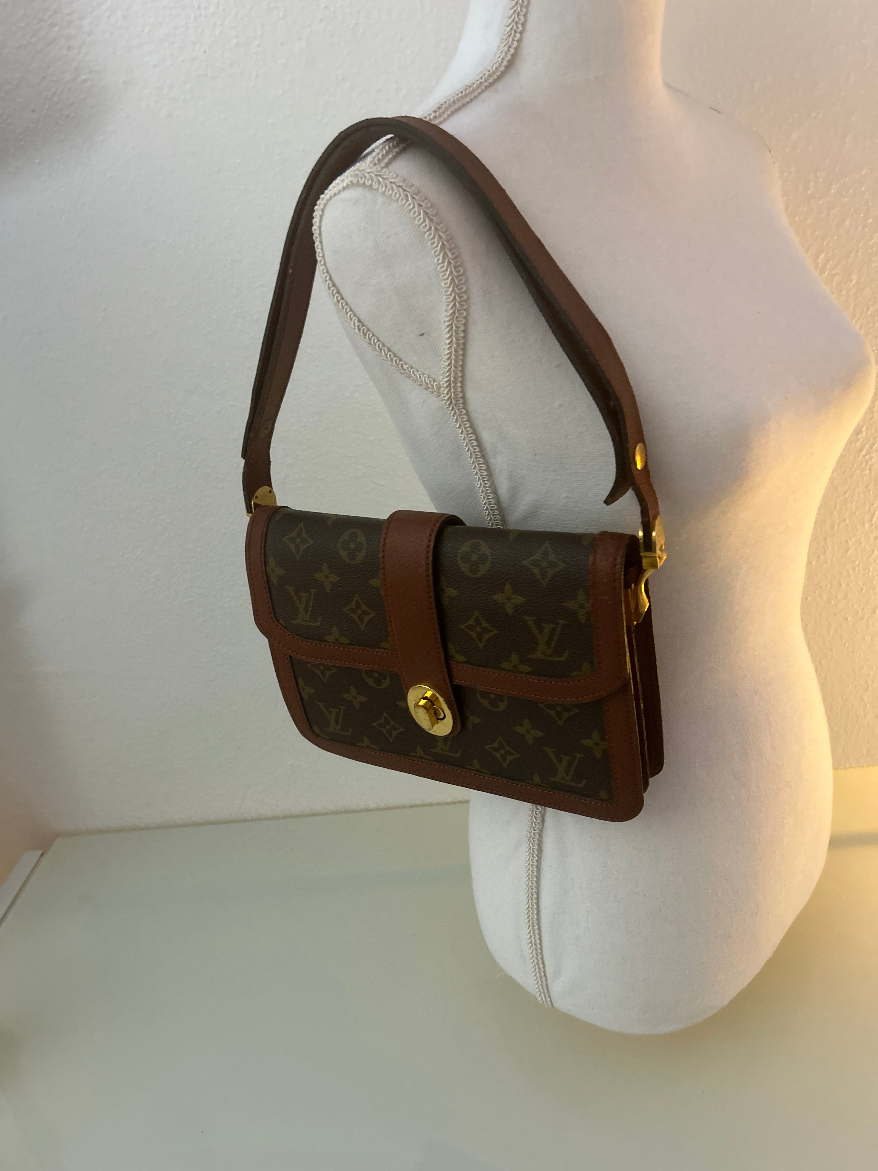 Louis Vuitton Dauphine
