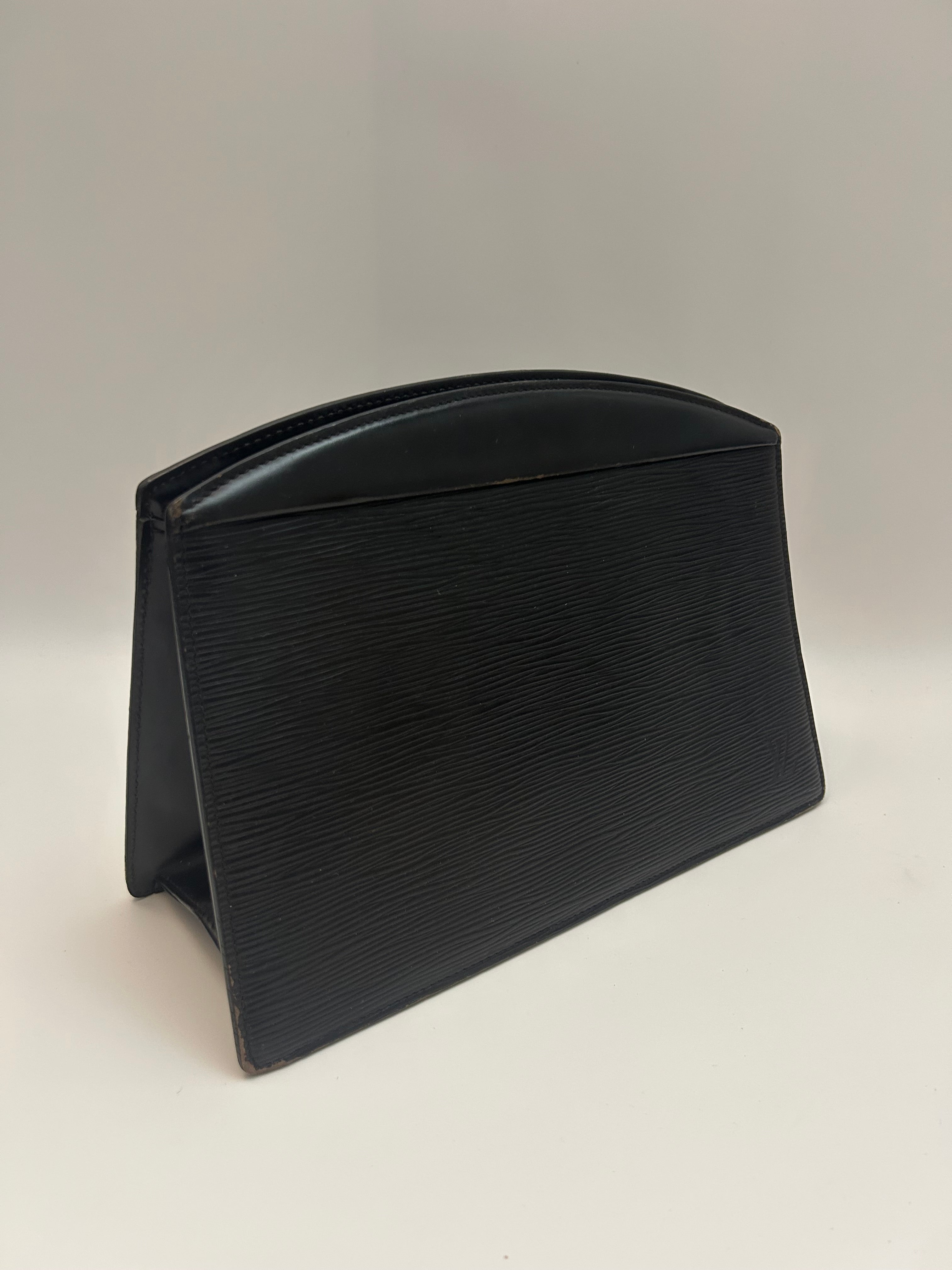 Louis Vuitton Epi Clutch