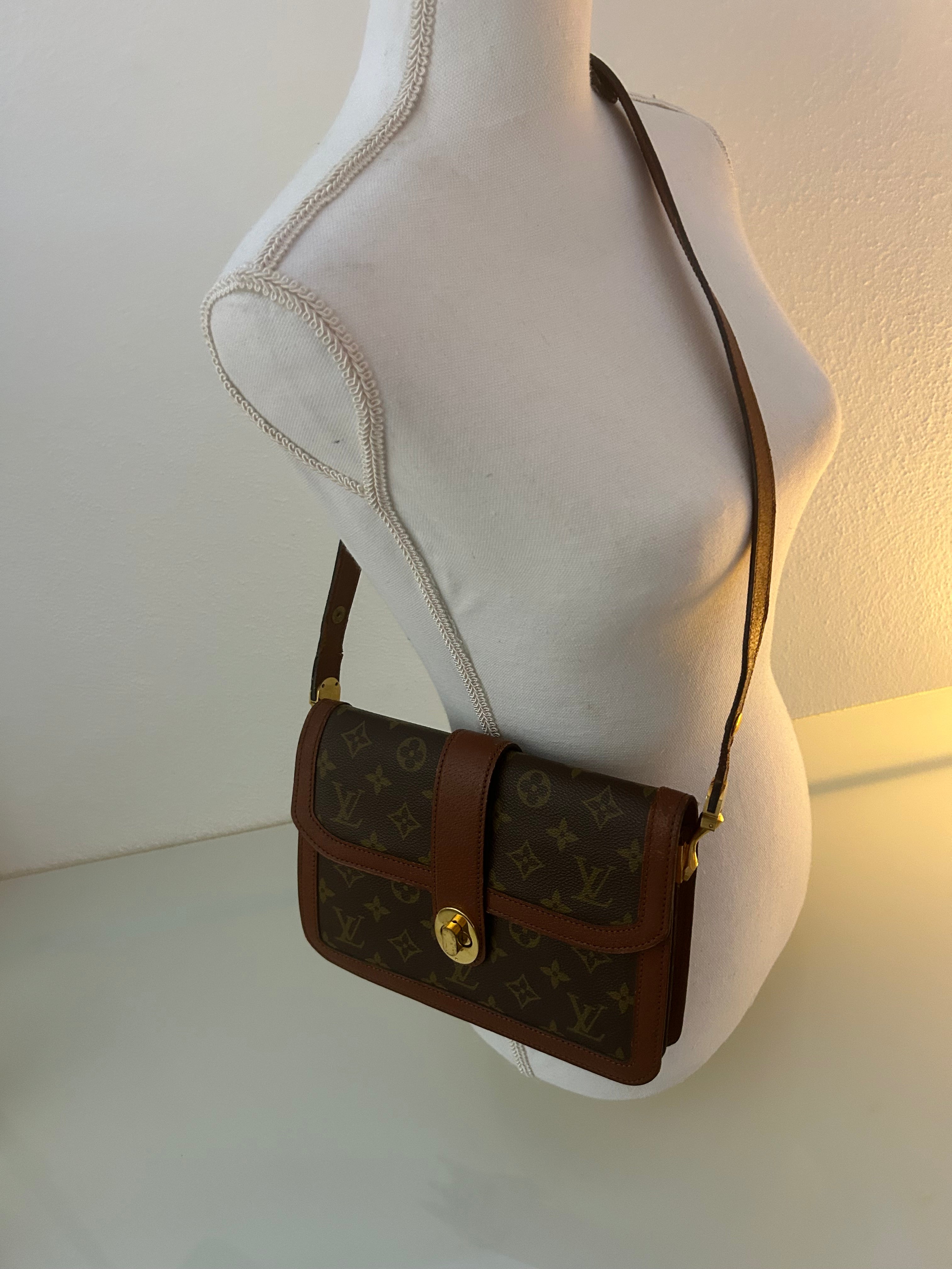 Louis Vuitton Dauphine
