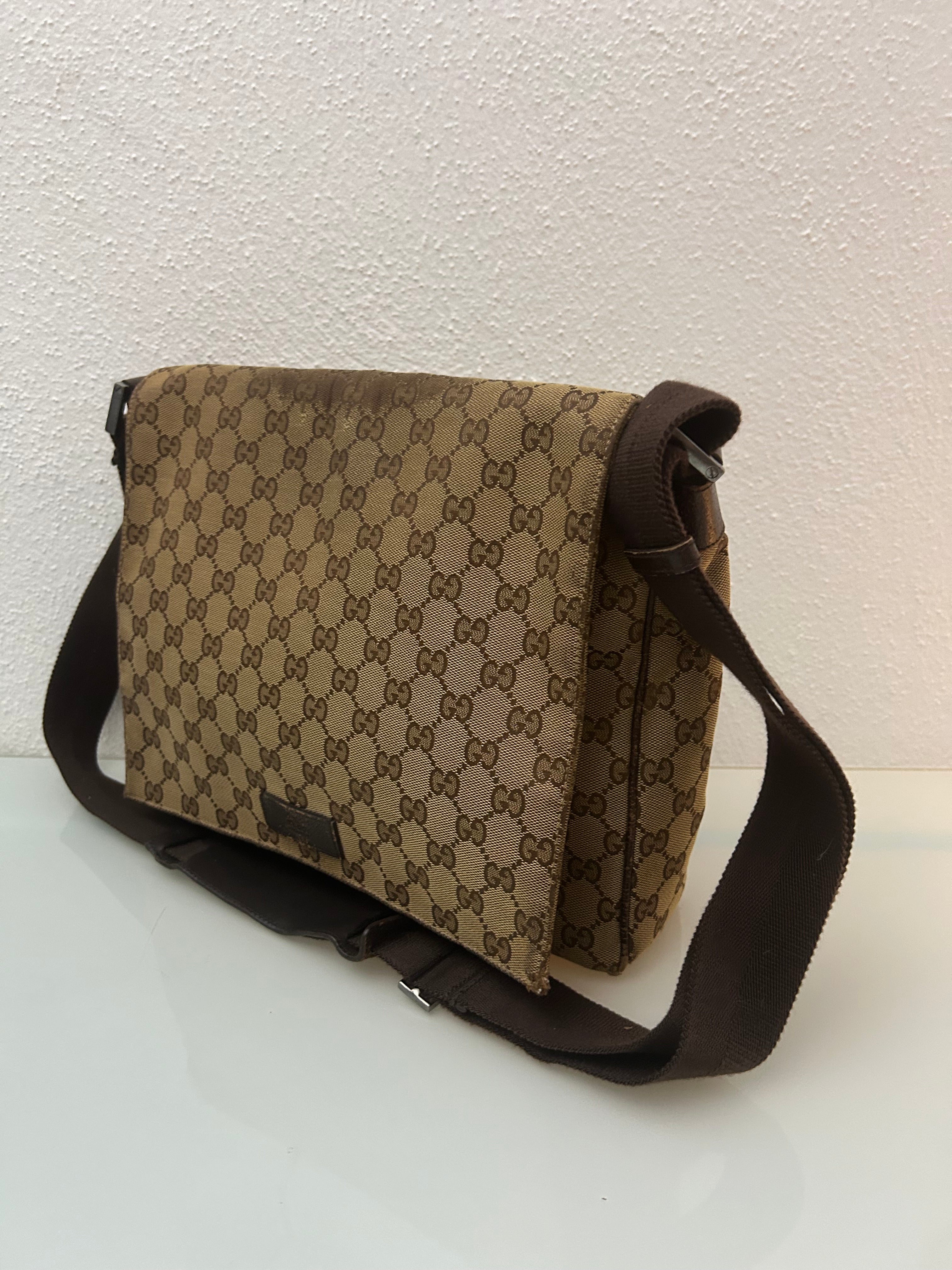 Gucci Messenger
