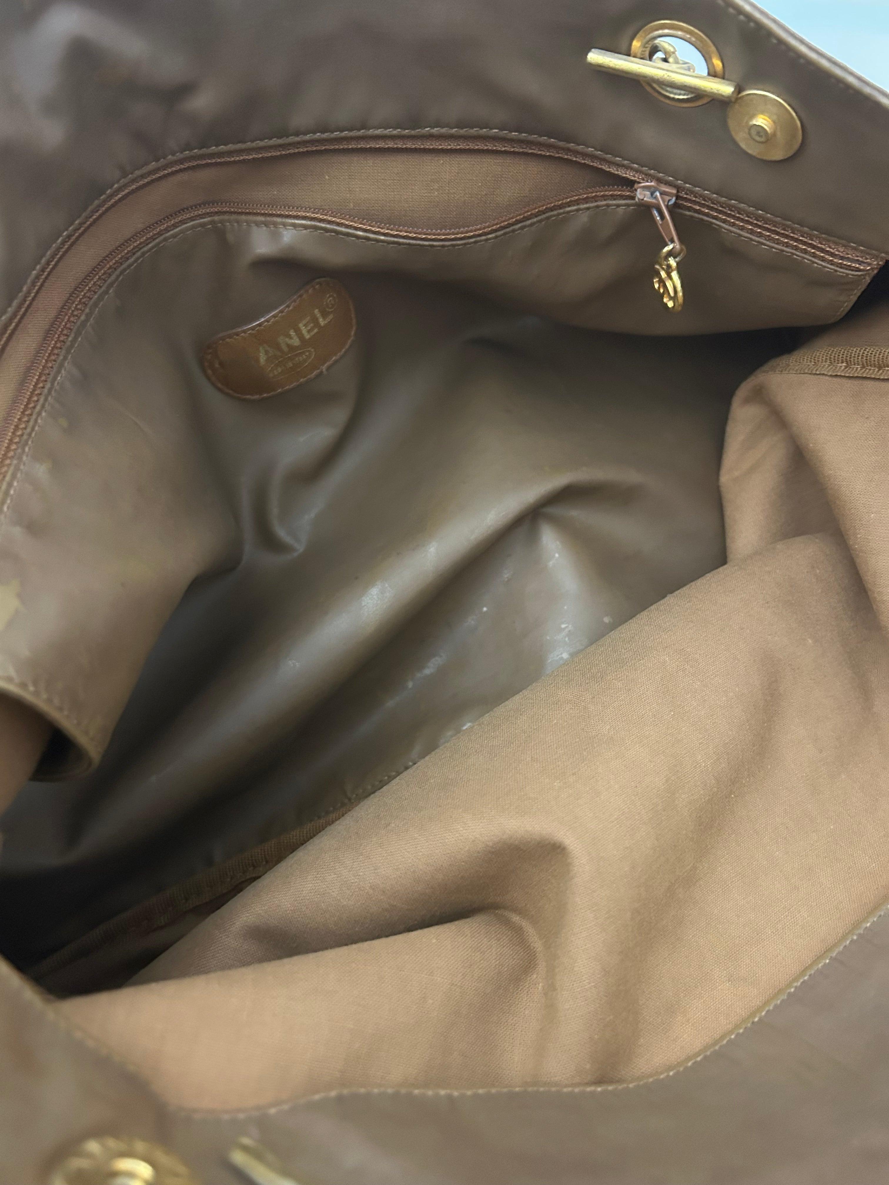 Chanel Shoulder bag