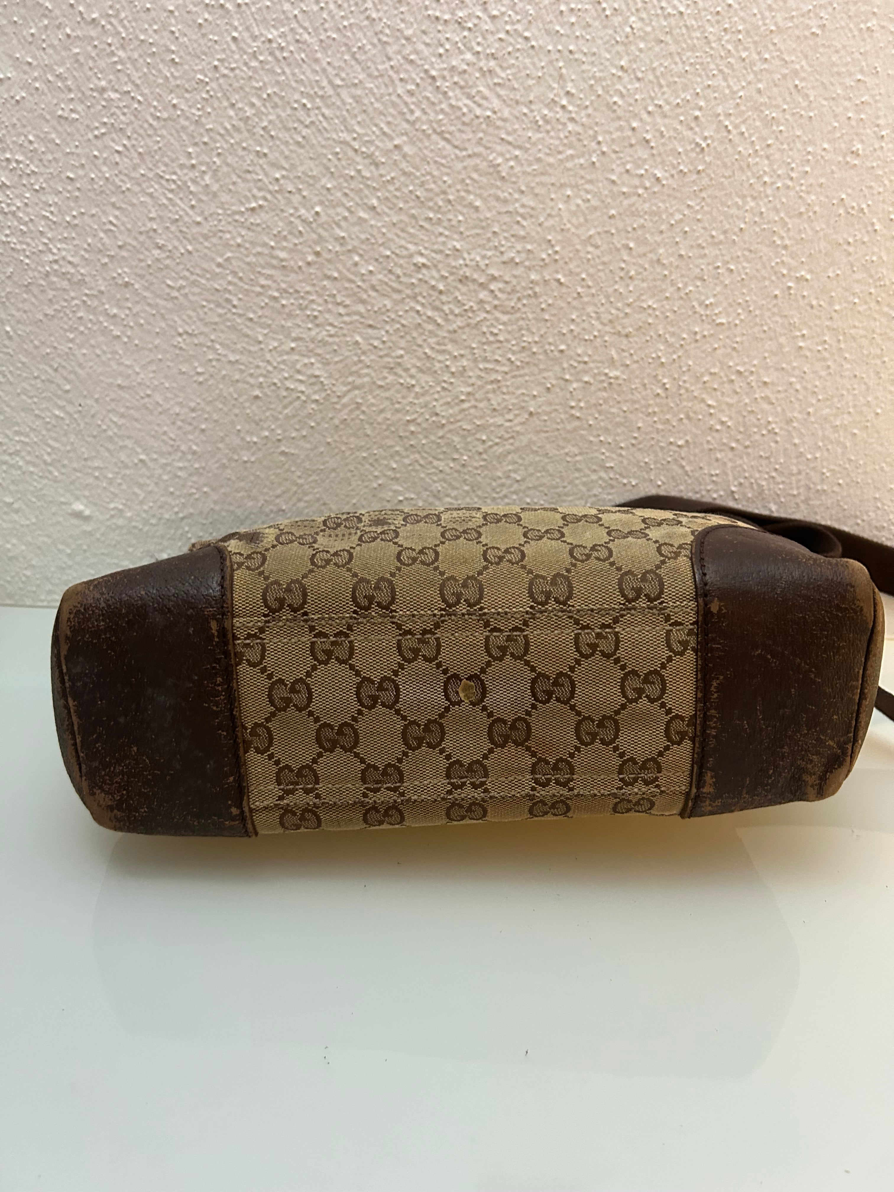 Gucci Messenger